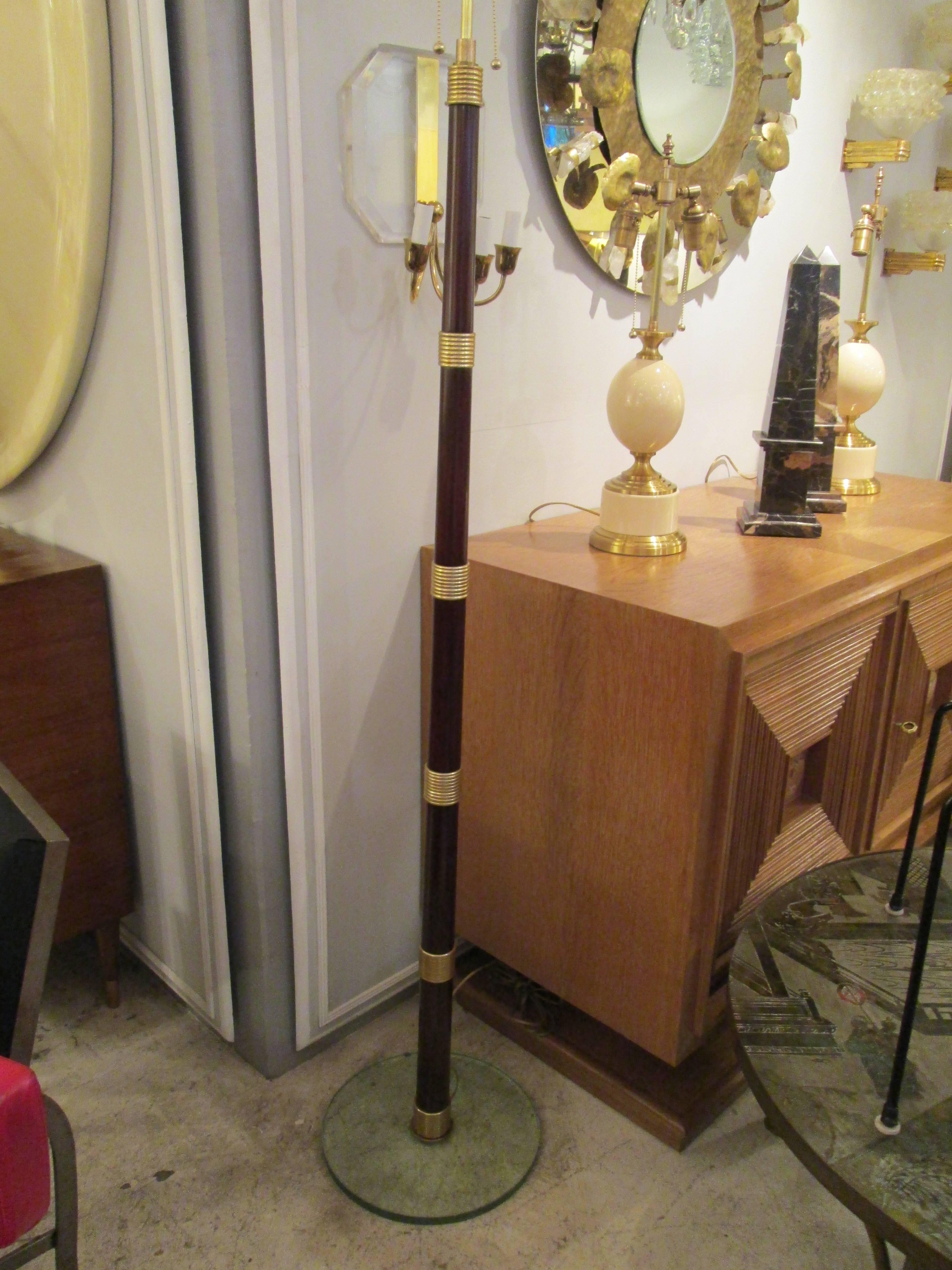 Italian Midcentury Mahogany Floor Lamp with Brass Rings on Glass Base In Excellent Condition In New York, NY