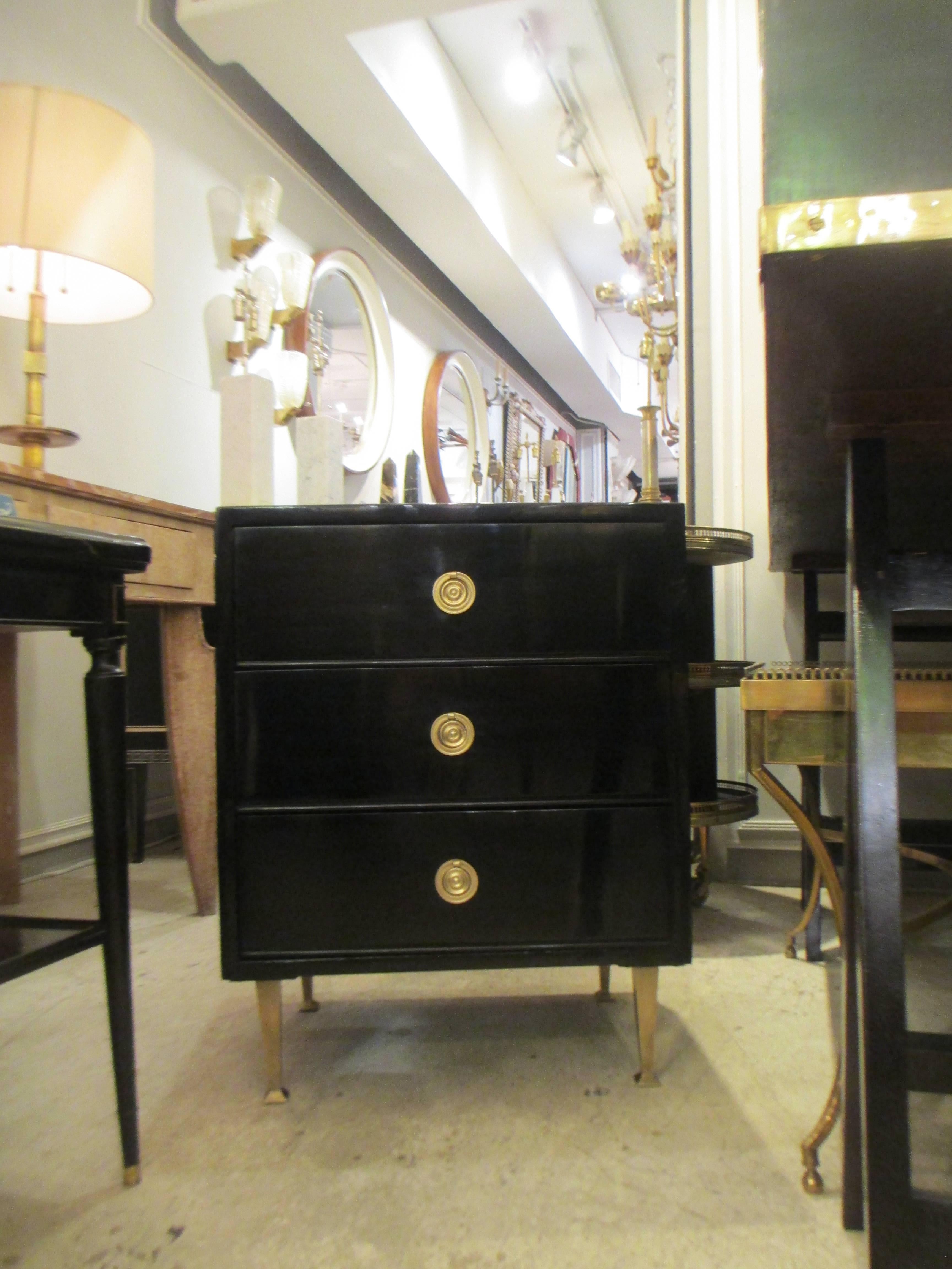 Pair of Mid-Century Lacquered Nightstands in the Neoclassic Manner 2
