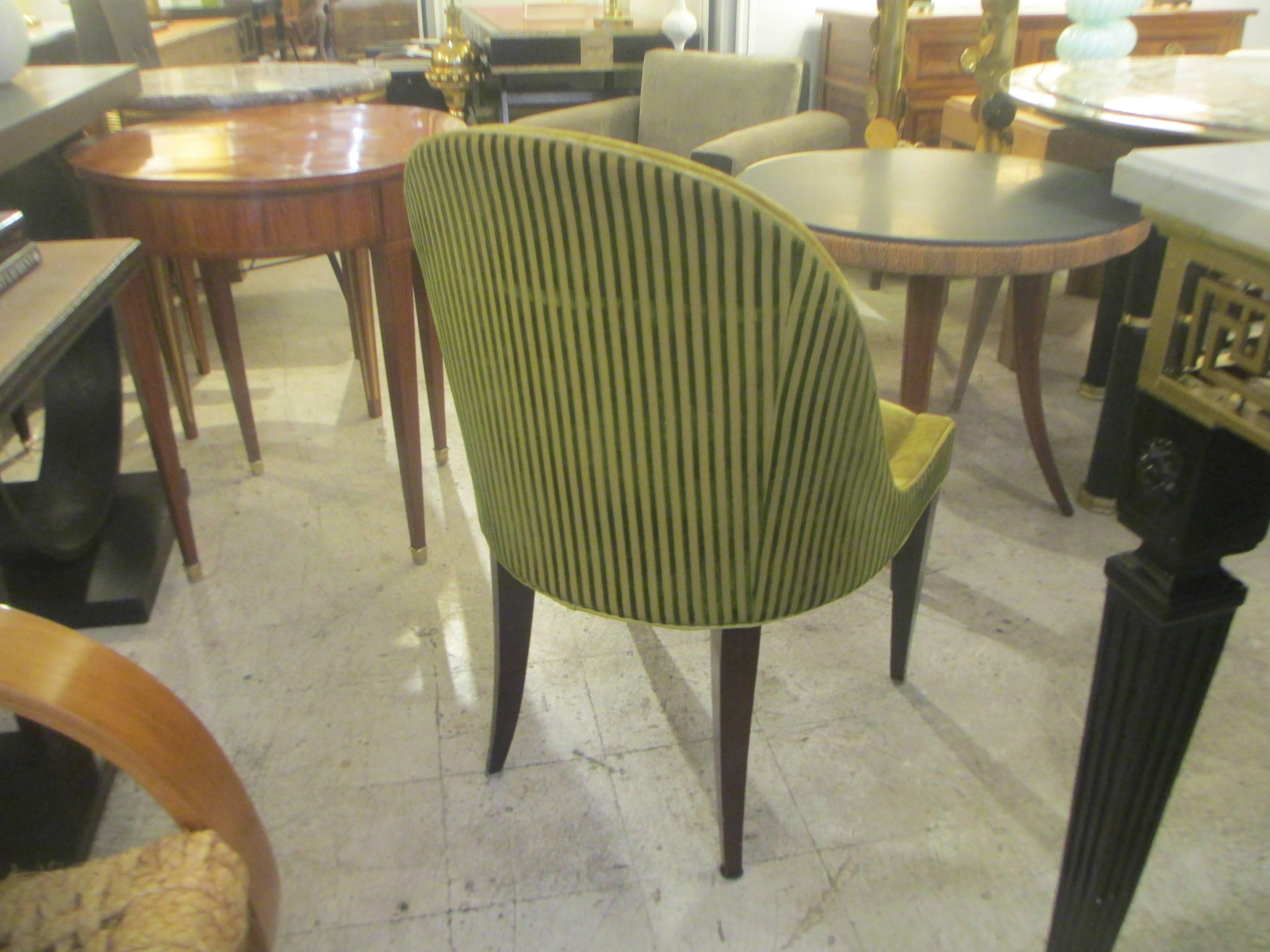 Set of Eight Dining Room Chairs with Scooped Backs Upholstered in Mohair In Excellent Condition In New York, NY