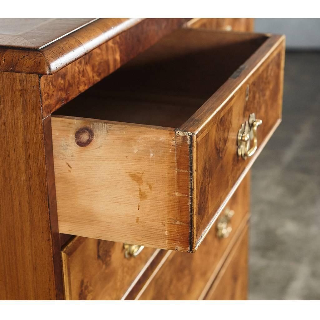 18th Century English Walnut Burl Wood Chest of Drawers In Good Condition In Culver City, CA