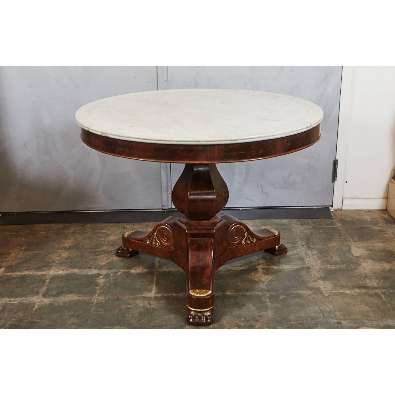 French Marble and Parcel-Gilt Table de Milieu For Sale 2