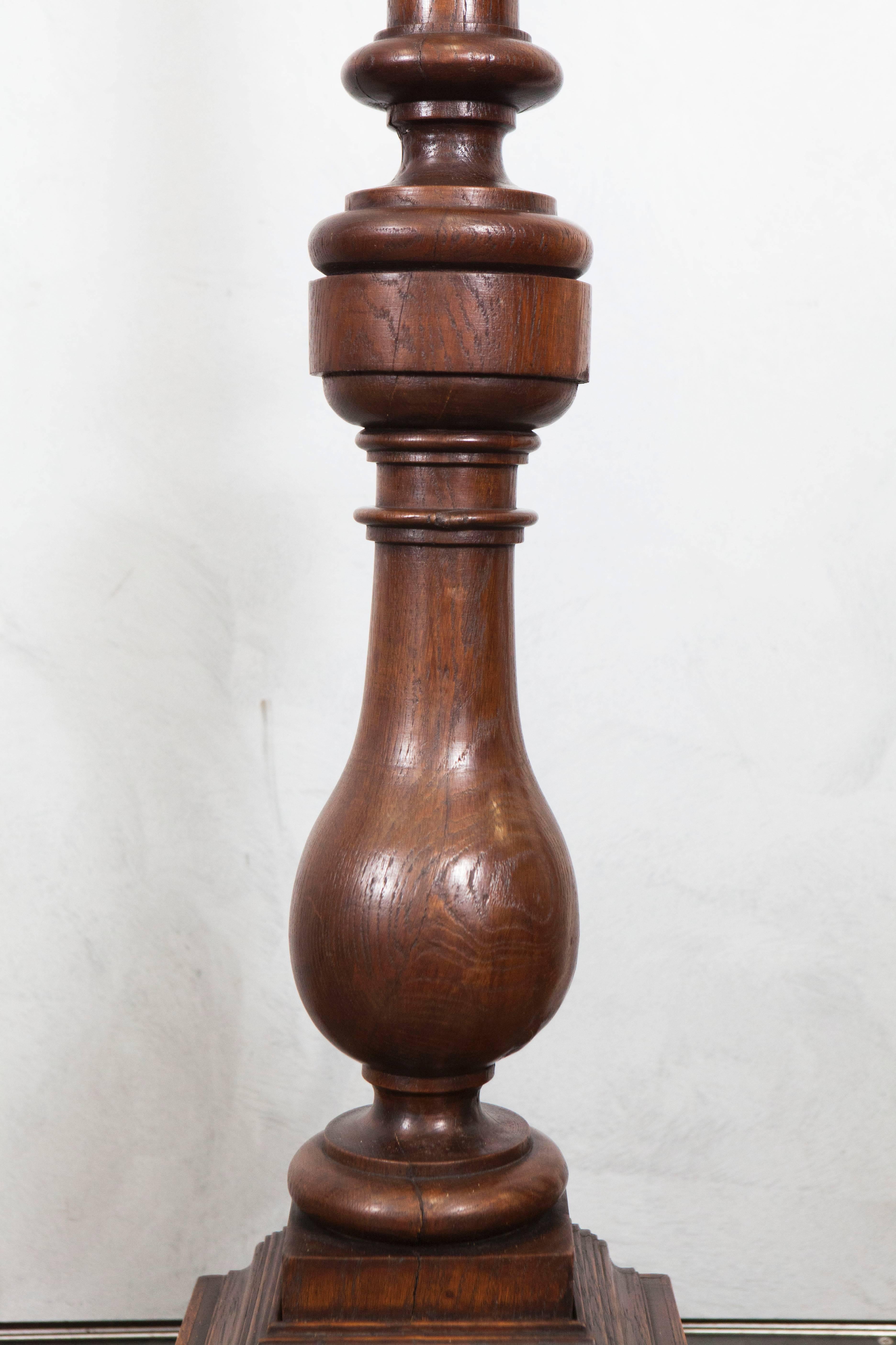 English Oak Pedestal, 19th Century In Good Condition For Sale In Culver City, CA