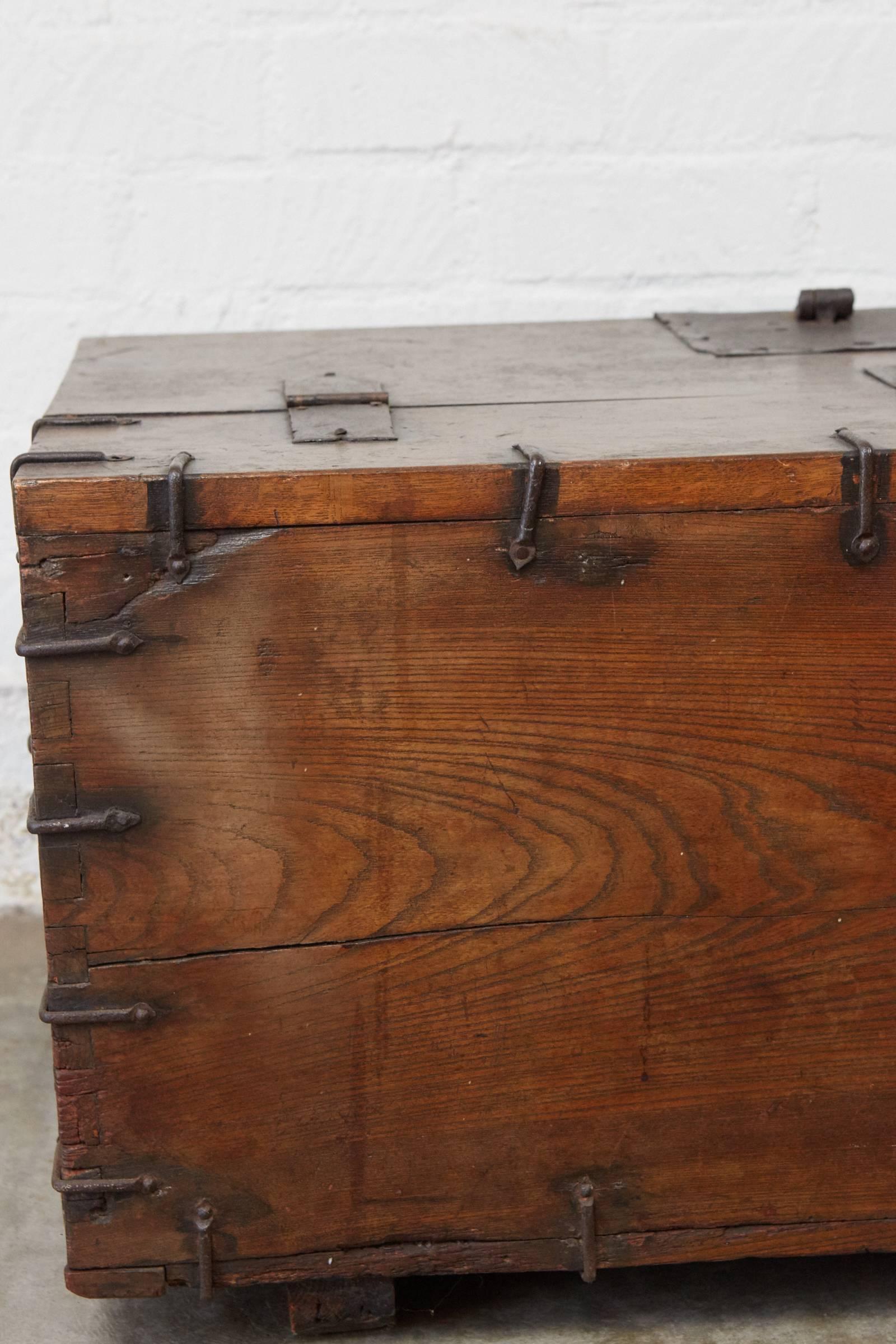 19th Century Japanese Trunk In Good Condition In Culver City, CA