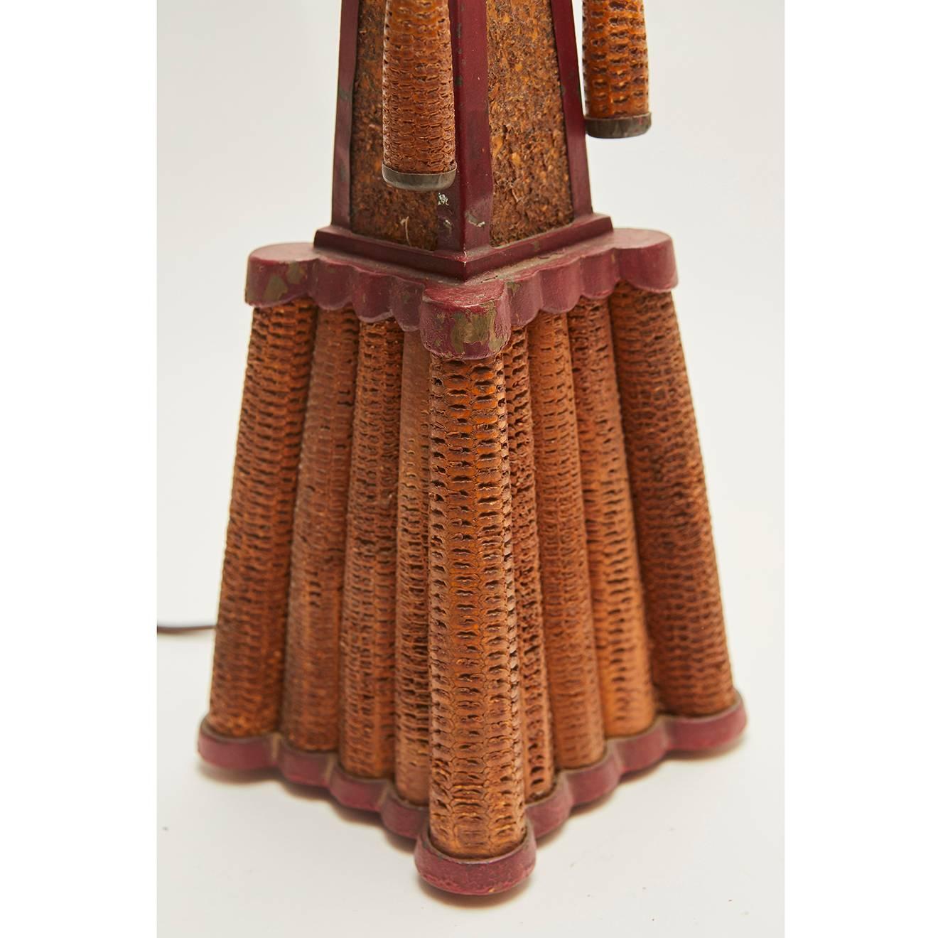 American Folk Art Corn Cob Table Lamp In Good Condition For Sale In Culver City, CA
