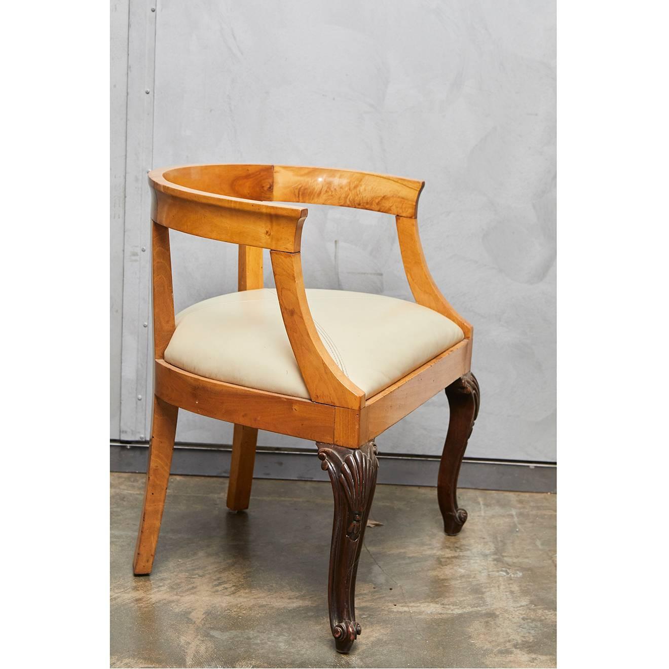 1920s Austrian Vanity Chair In Good Condition For Sale In Culver City, CA