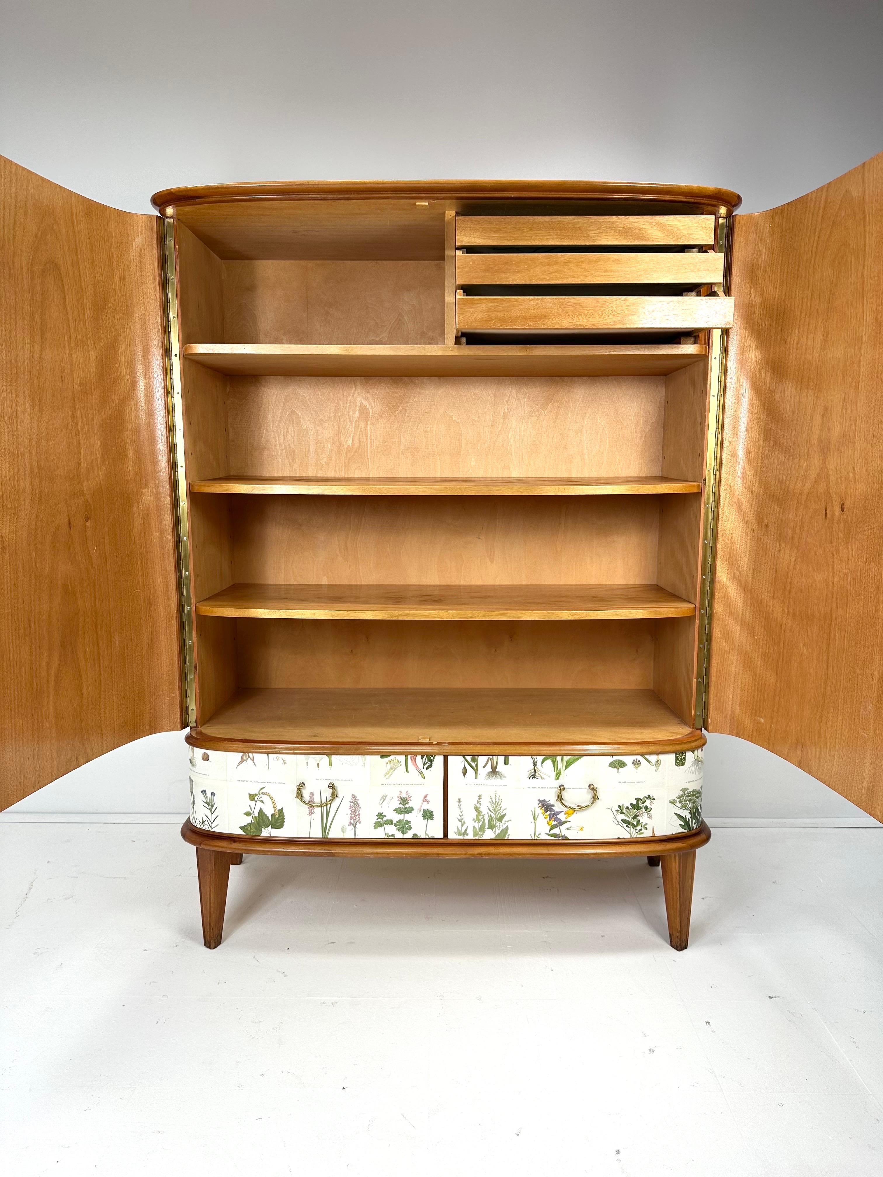 Mobile svedese degli anni '50 con illustrazioni di Nordens Flora In condizioni buone in vendita a Turners Falls, MA