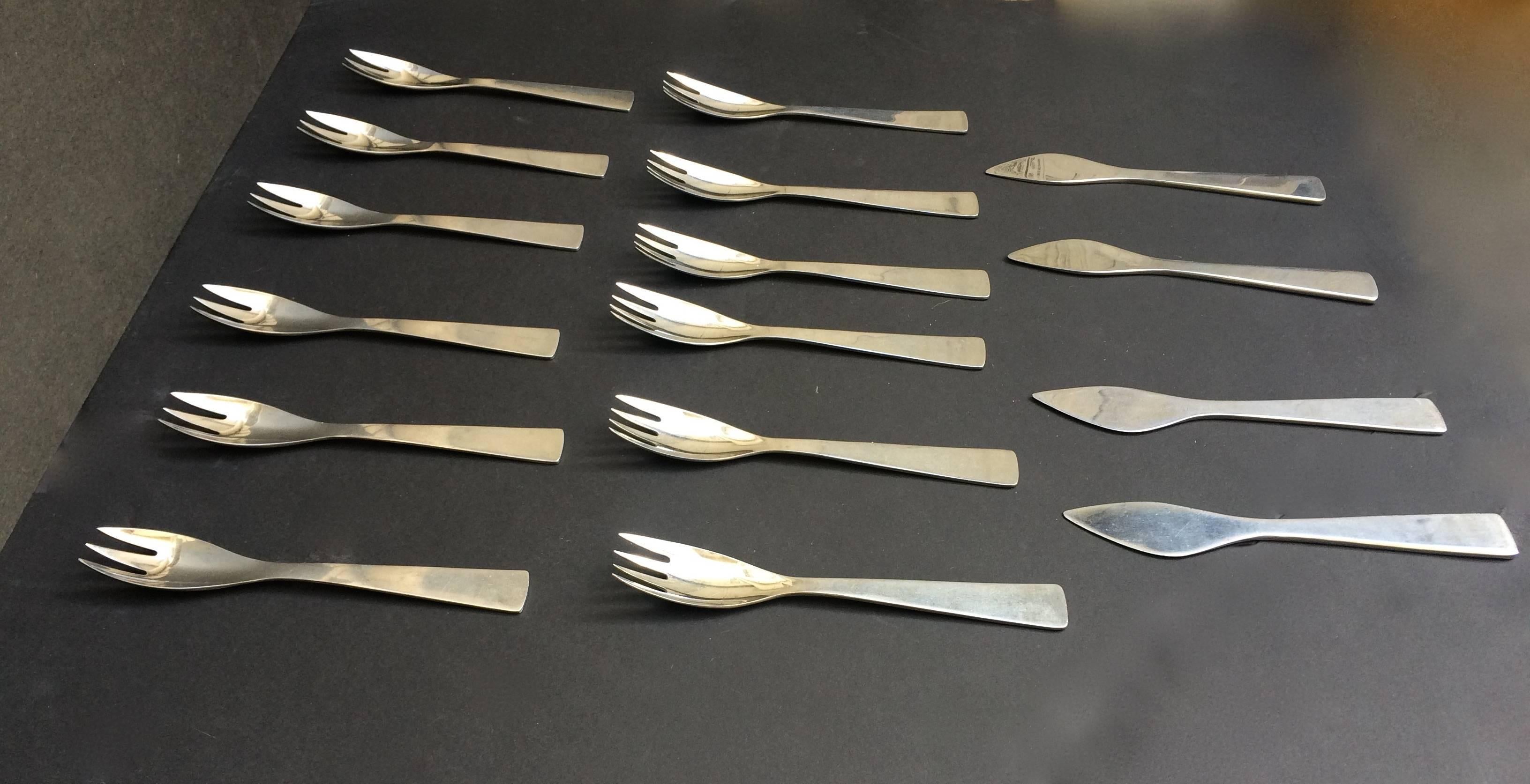 Gio Ponti
circa 1955
stainless steel flatware
manufactured by Arthur Krupp of Italy
Distributed by Frasers
6 large forks
6 small forks
4 knives
Excellent condition
