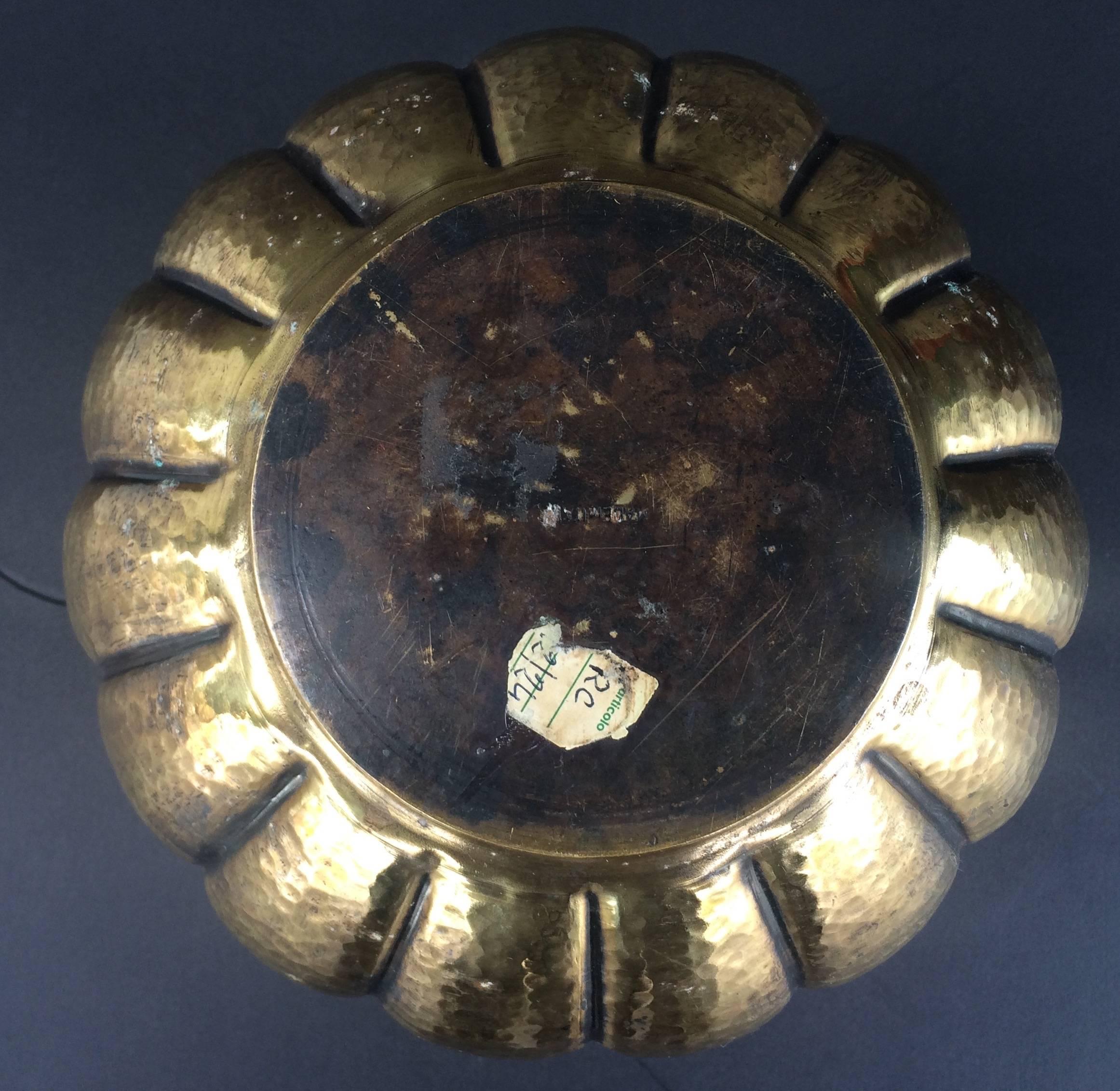 Italian Fluted Hammered Brass Bowl In Good Condition In Treasure Island, CA