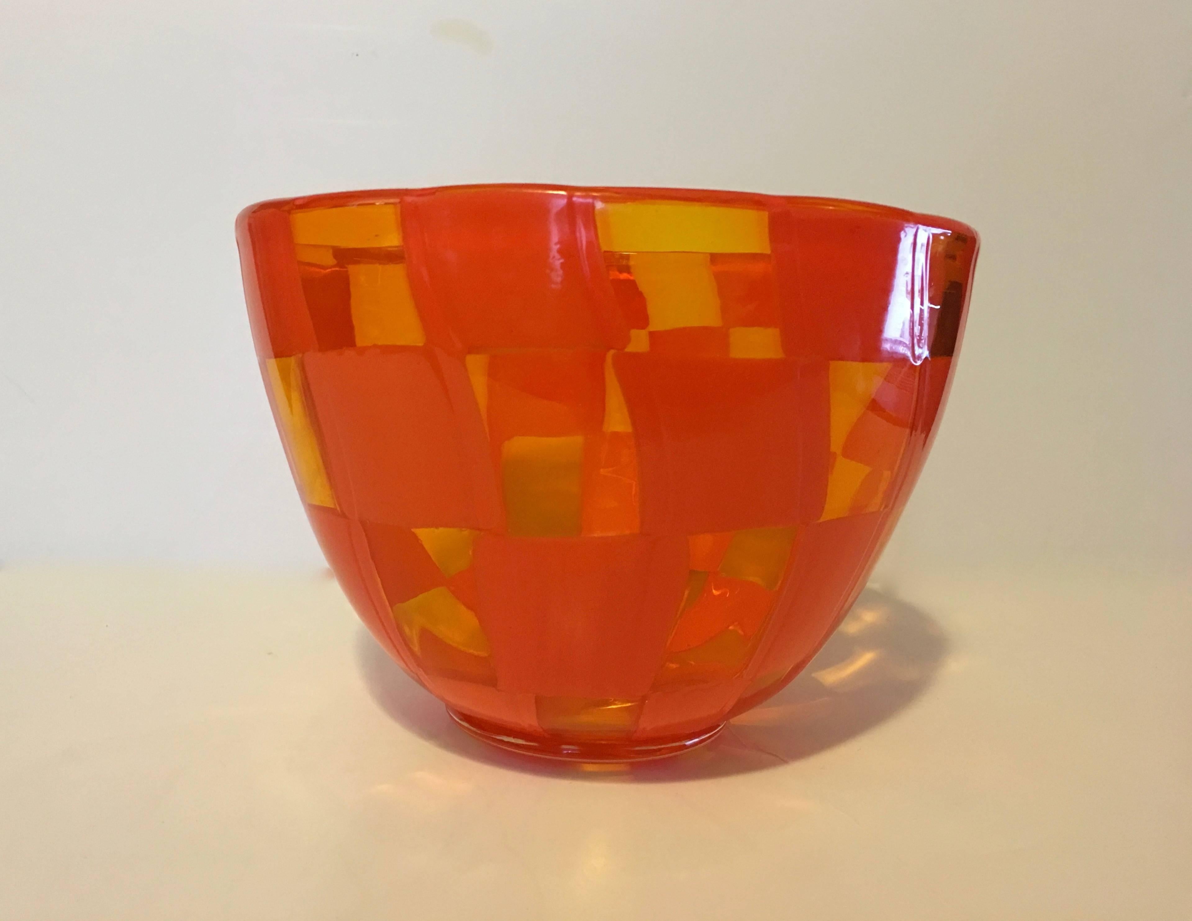 Barovier and Toso.
Oval bowl.
Amber glass with orange patchwork.
Measures: Approx 6.25 inches high x 8.25 inches x 7.25 inches.
Signed underneath Barovier and Toso, Murano.
Excellent condition.
 