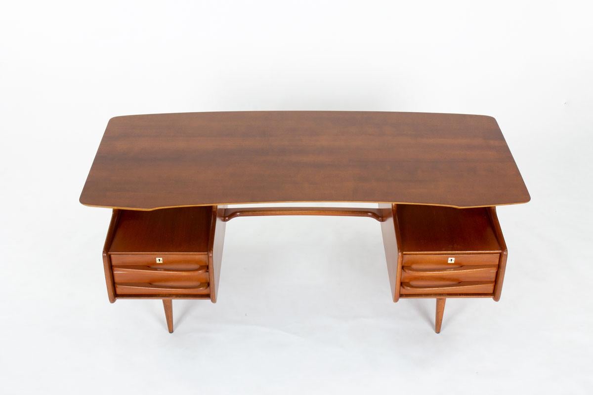 20th Century Jacques Hauville Executive Desk in Mahogany, 1950s – Bema Edition For Sale