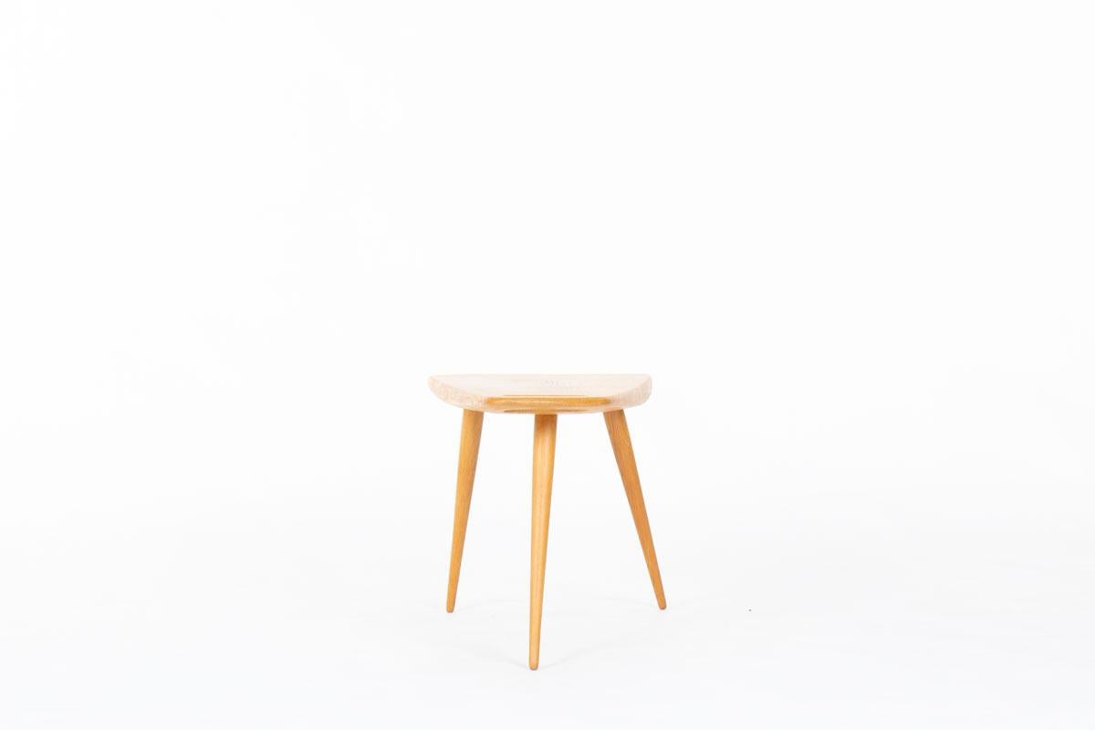 Pierre Cruege Model 44 Tripod Coffee Table in Solid Oak, France, 1950s In Good Condition For Sale In JASSANS-RIOTTIER, FR