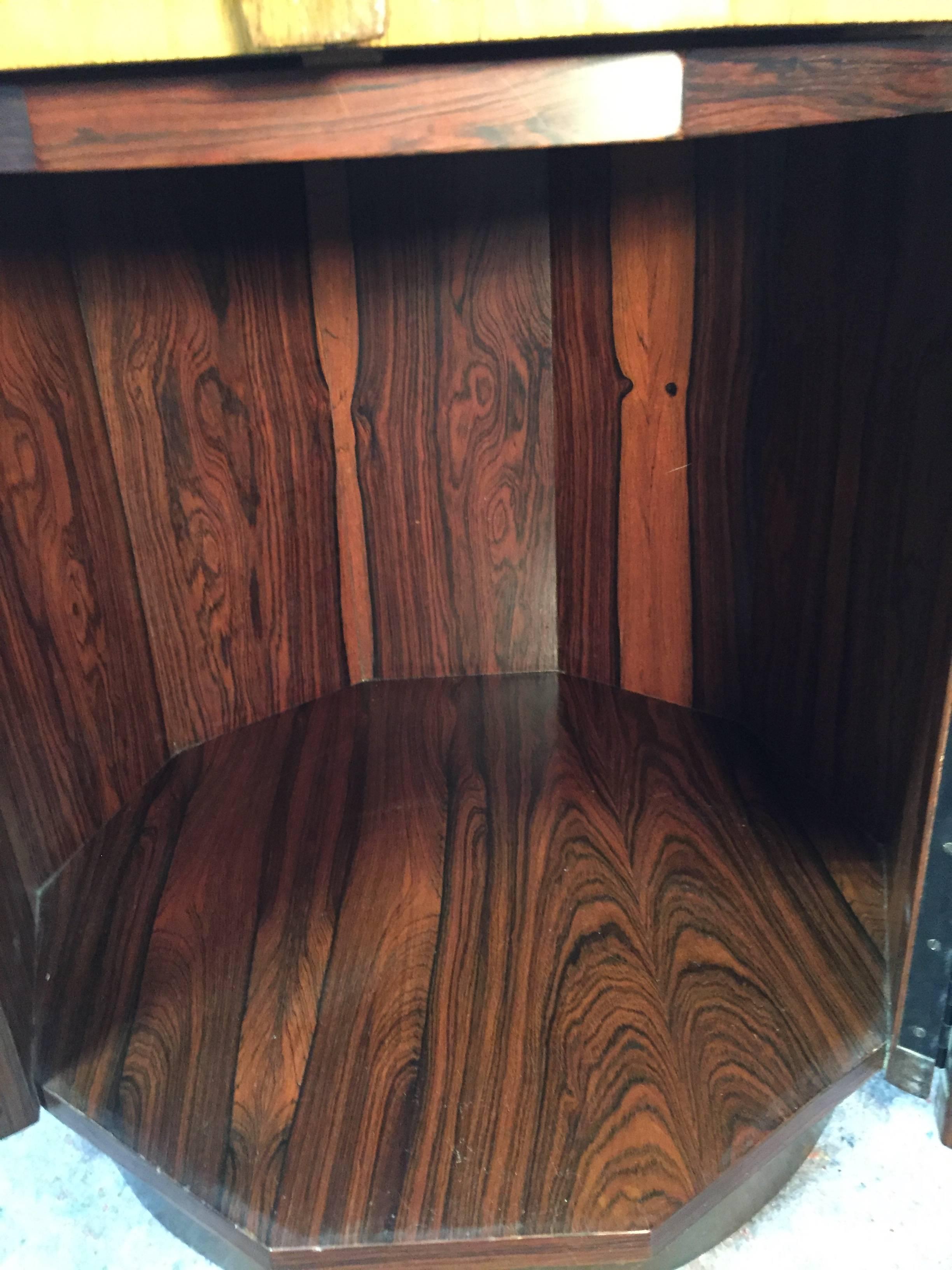 Harvey Probber Rosewood Bar Table In Good Condition In Brooklyn, NY