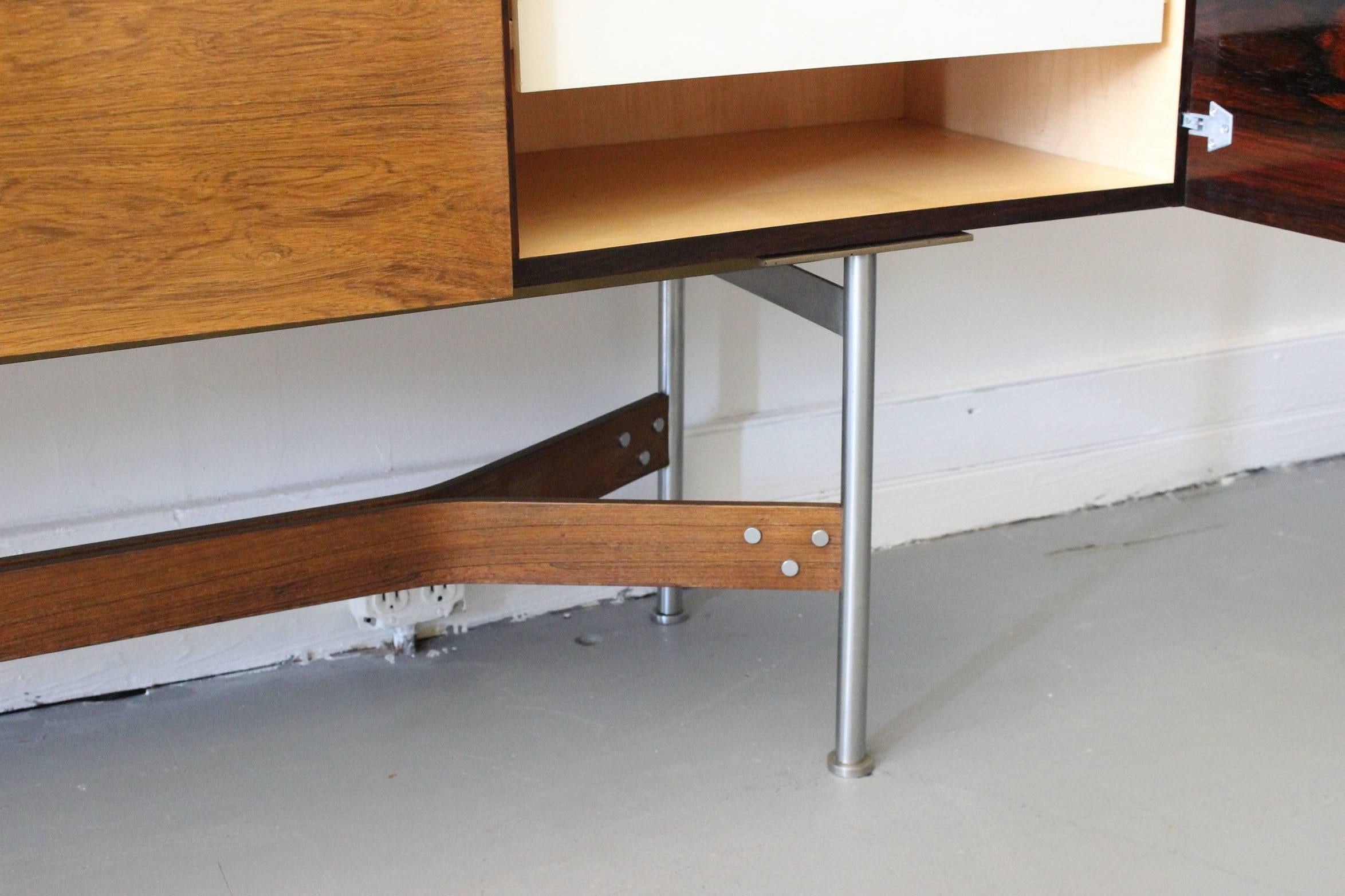 Rosewood Sideboard by Rudolf Bernd Glatzel for Fristho In Good Condition For Sale In Southampton, NY