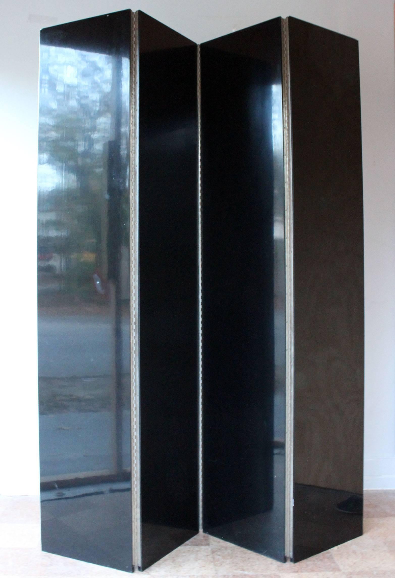 Henredon Mirrored Screen In Excellent Condition In Southampton, NY