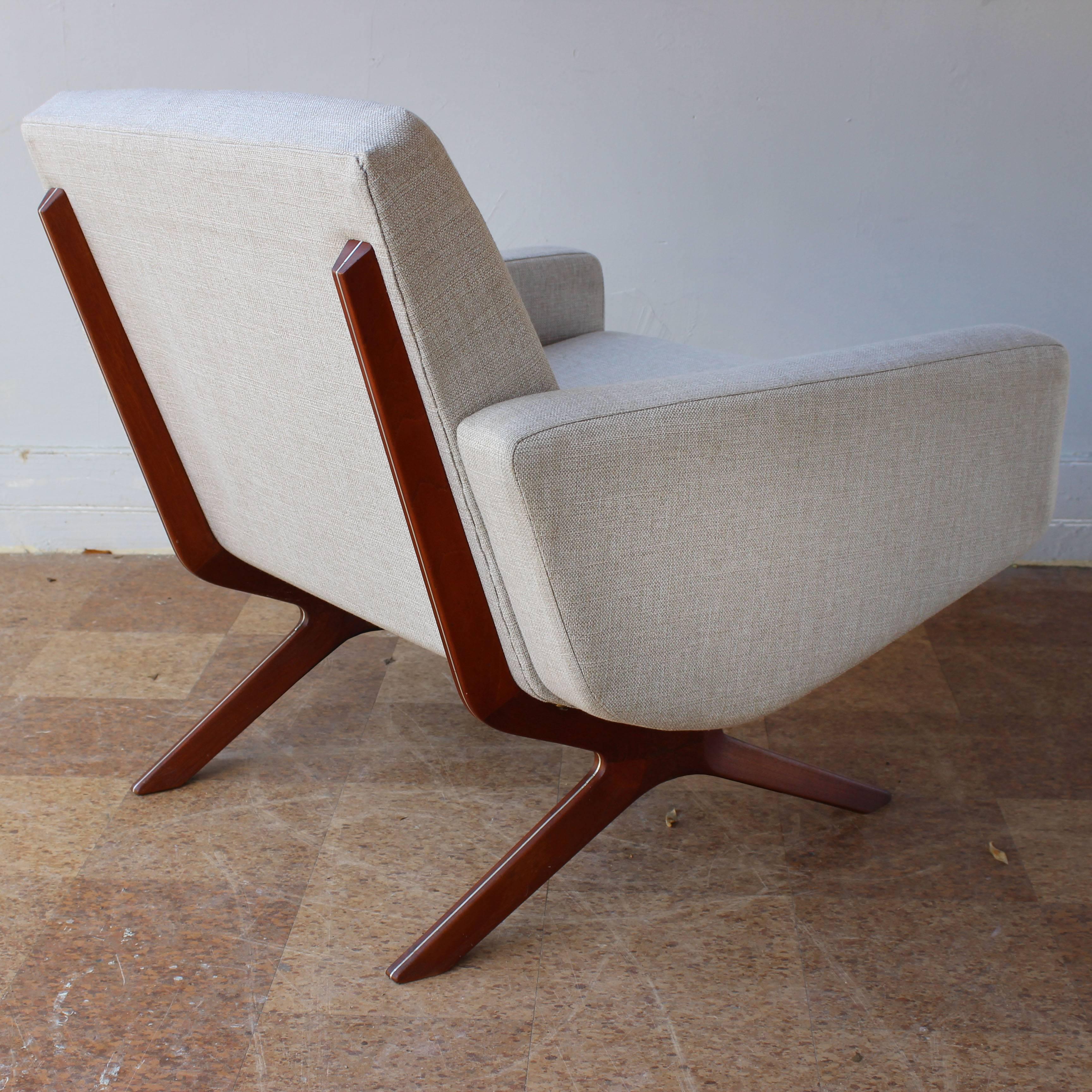 Pair of Peter Hvidt Silverline Armchairs In Excellent Condition In Southampton, NY