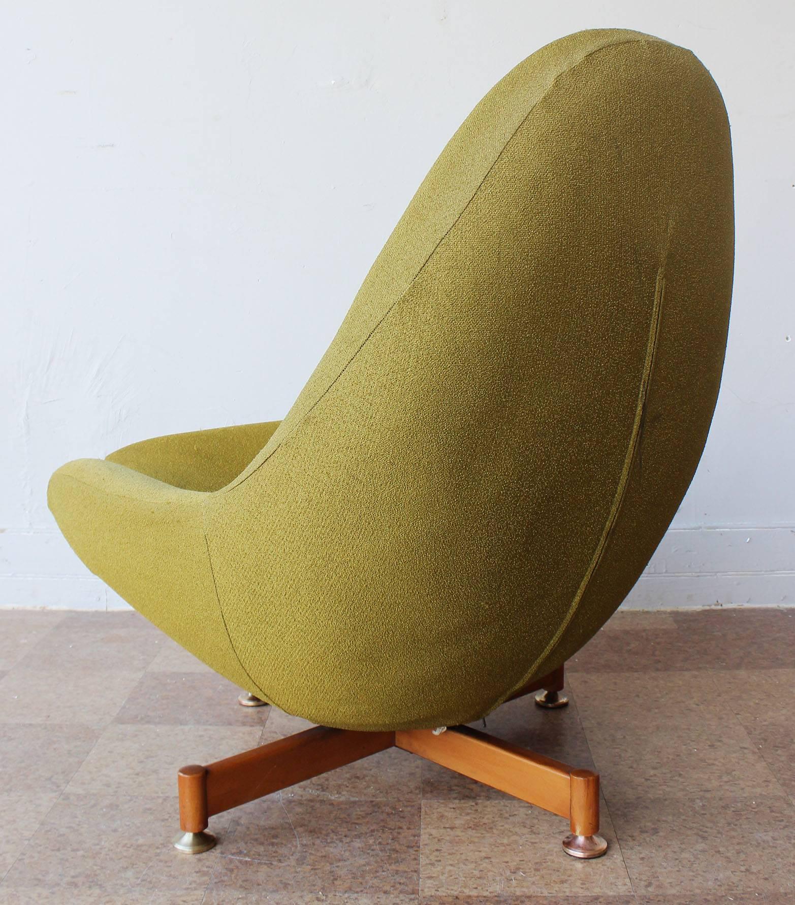 Mid-20th Century Italian Swivel Lounge Chair