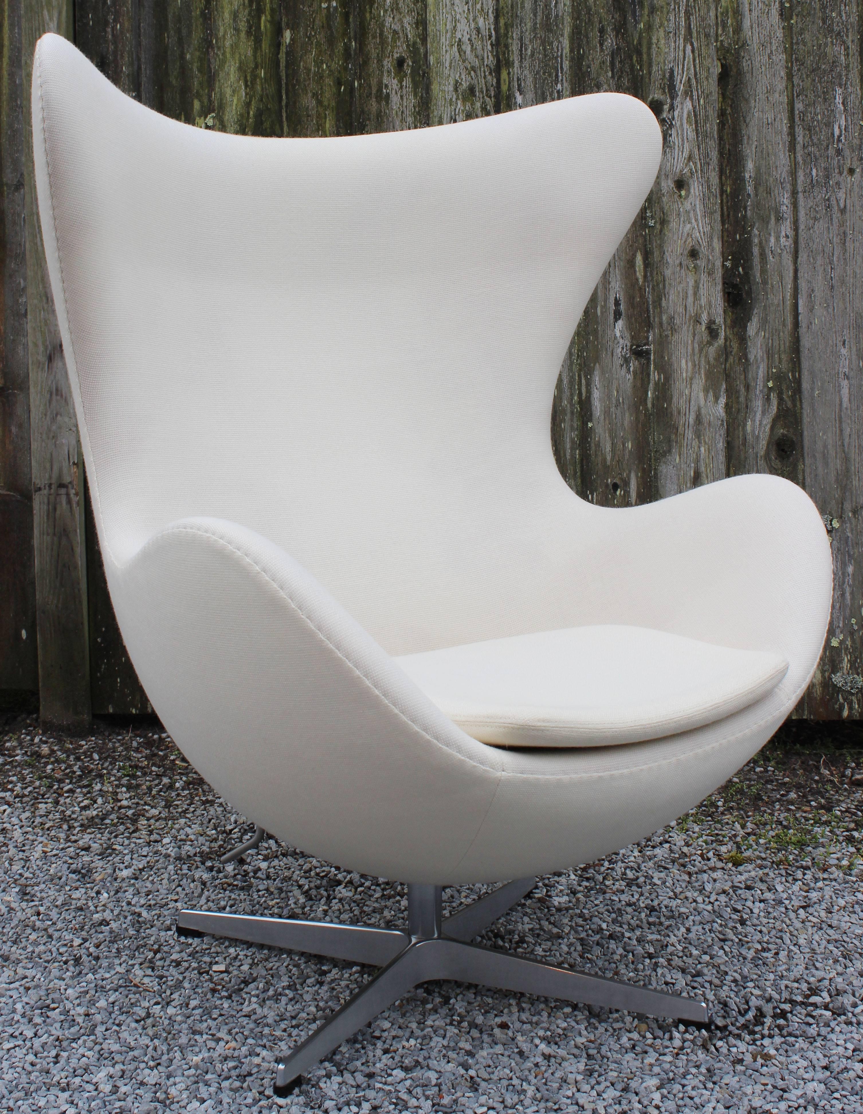 An Arne Jacobsen egg chair featuring swivel seat and adjustable tilt, for Fritz Hansen.