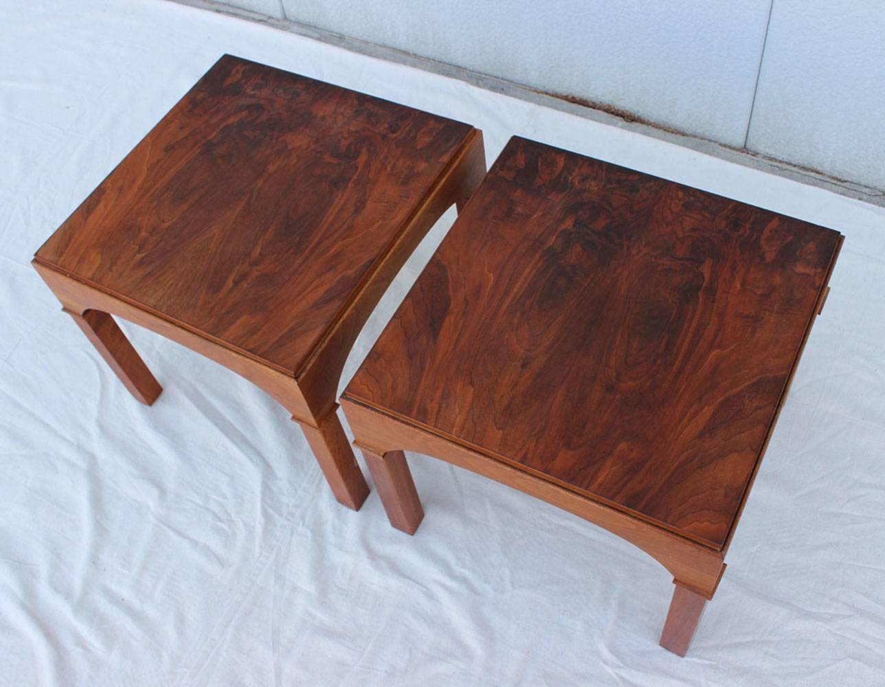 Mid-Century Modern Pair Brown Saltman Walnut Side Tables For Sale