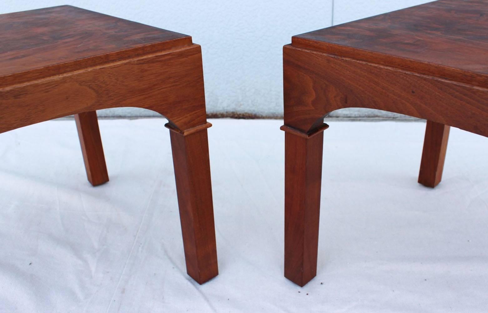 Pair Brown Saltman Walnut Side Tables In Excellent Condition For Sale In Southampton, NY