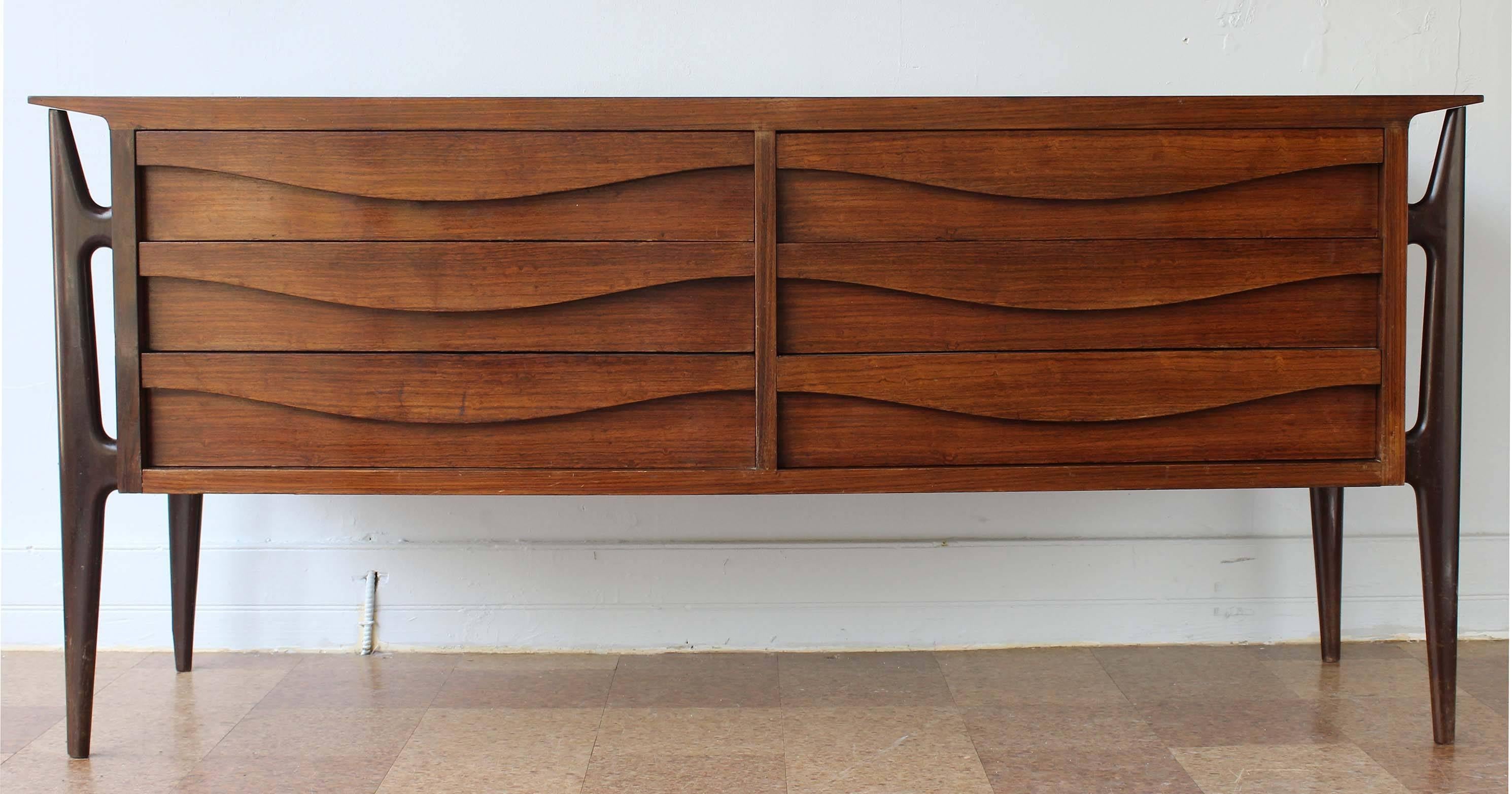 Mid-20th Century Pair of Mid-Century Italian Nightstands