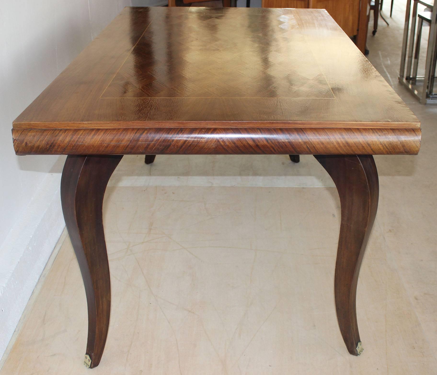 French Dining Table In Good Condition For Sale In Southampton, NY