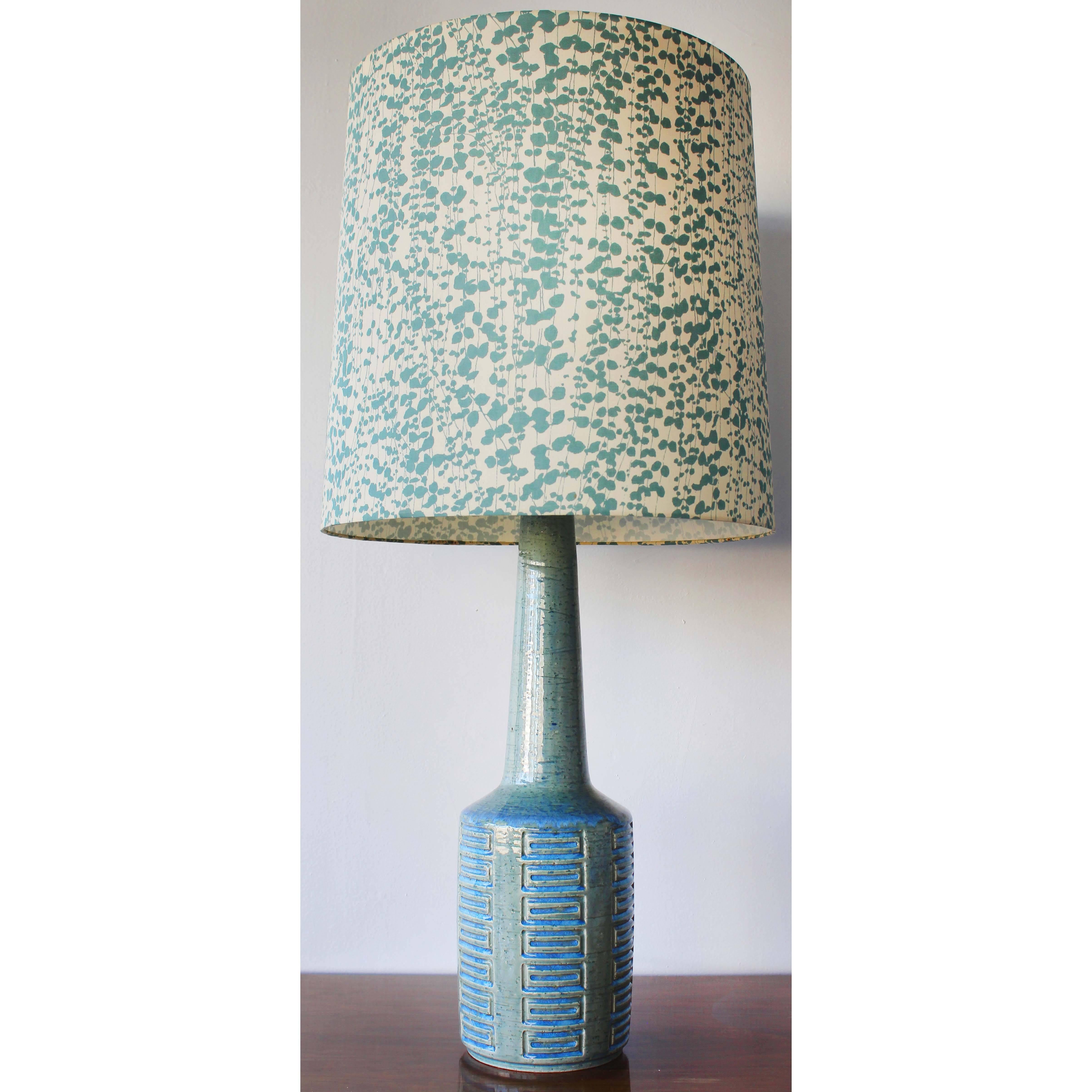 Striking, long neck ceramic glazed table lamp designed by Per Linnemann-Schmidt for Palshus, Denmark, 1960s.
Height to socket is 24 inches.

Price is with or without shade included.
shade is 16 in diameter x 16 in high.