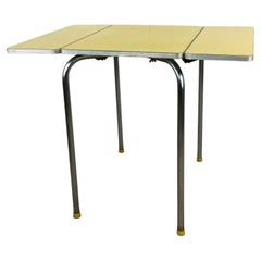 Mesa Pequeña Mid Century Modern Yellow Form Top Table con 2 Hojas