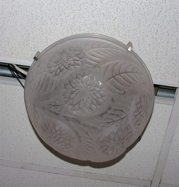 Un lustre Lalique 