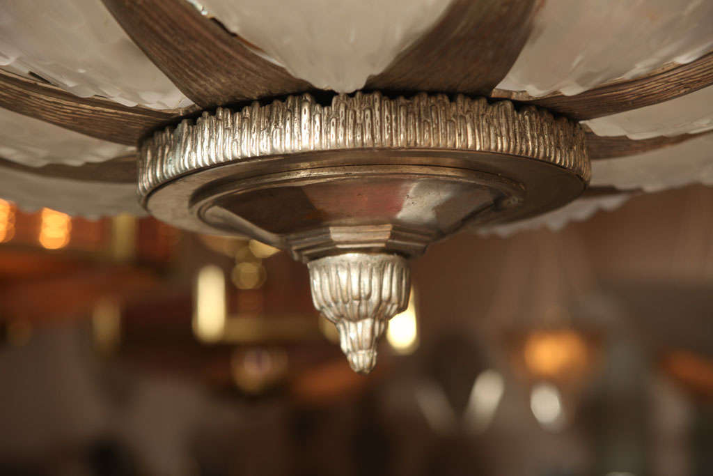 Bronzo Impressionante lampadario Art Deco di Val Saint Lambert in vendita