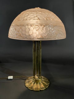 Paralume “Saint Vincent” di René Lalique su base in bronzo.