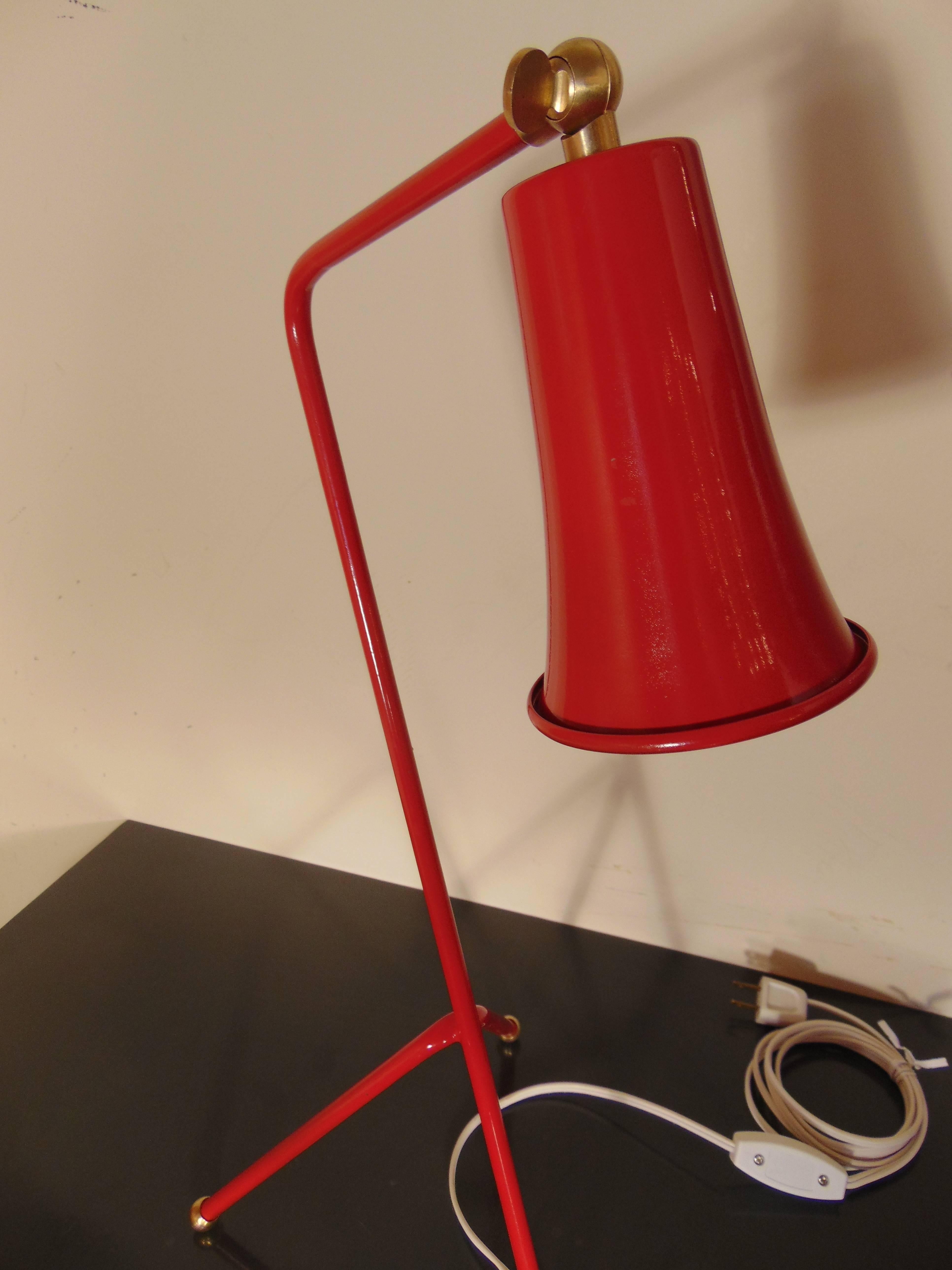 Mid-Century Modern Vanguard Table Lamp, made in America, in Red by Lou Blass For Sale