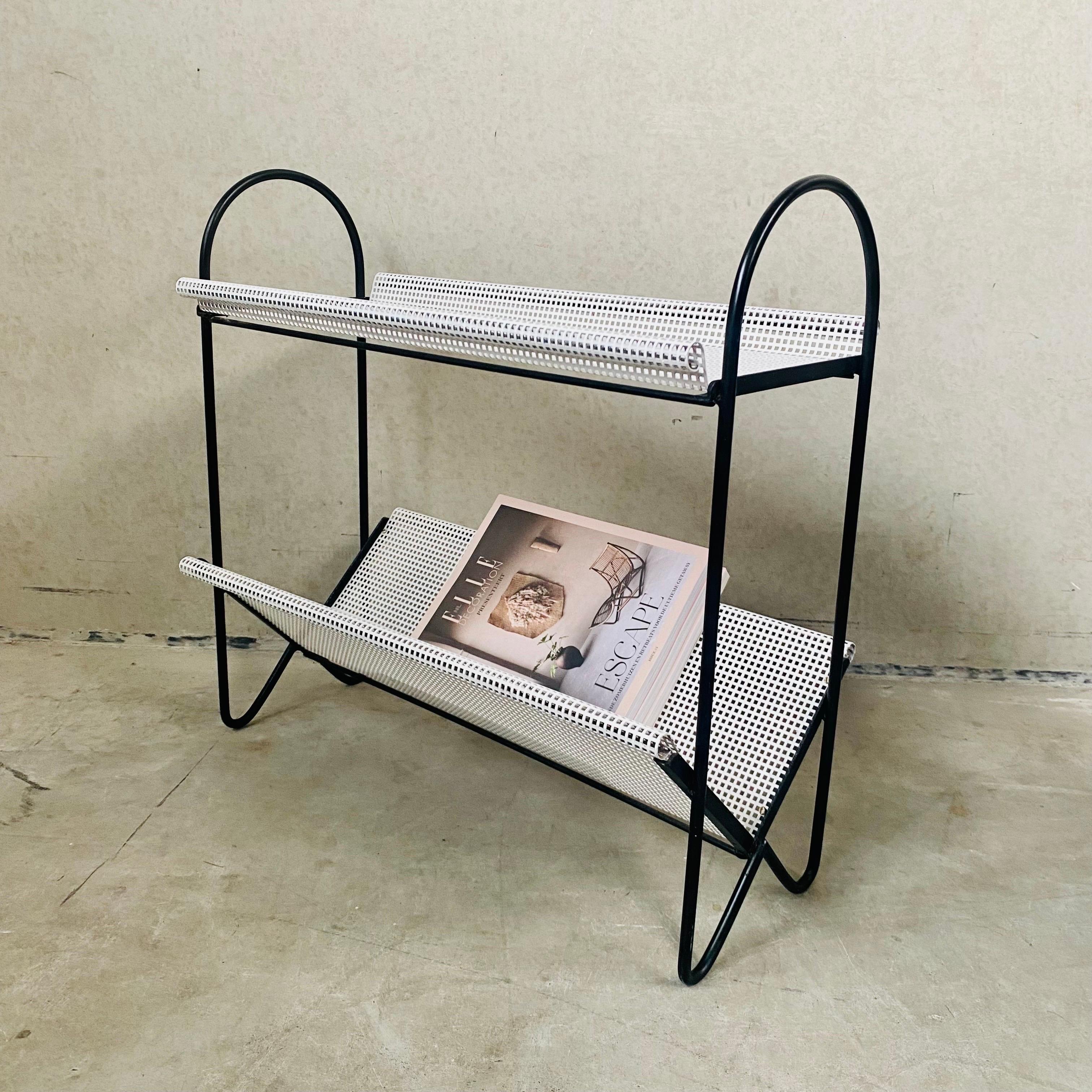 Mid-Century Mathieu Matégot Metal Black and White Bookstand for Artimeta, 1956 In Good Condition For Sale In DE MEERN, NL