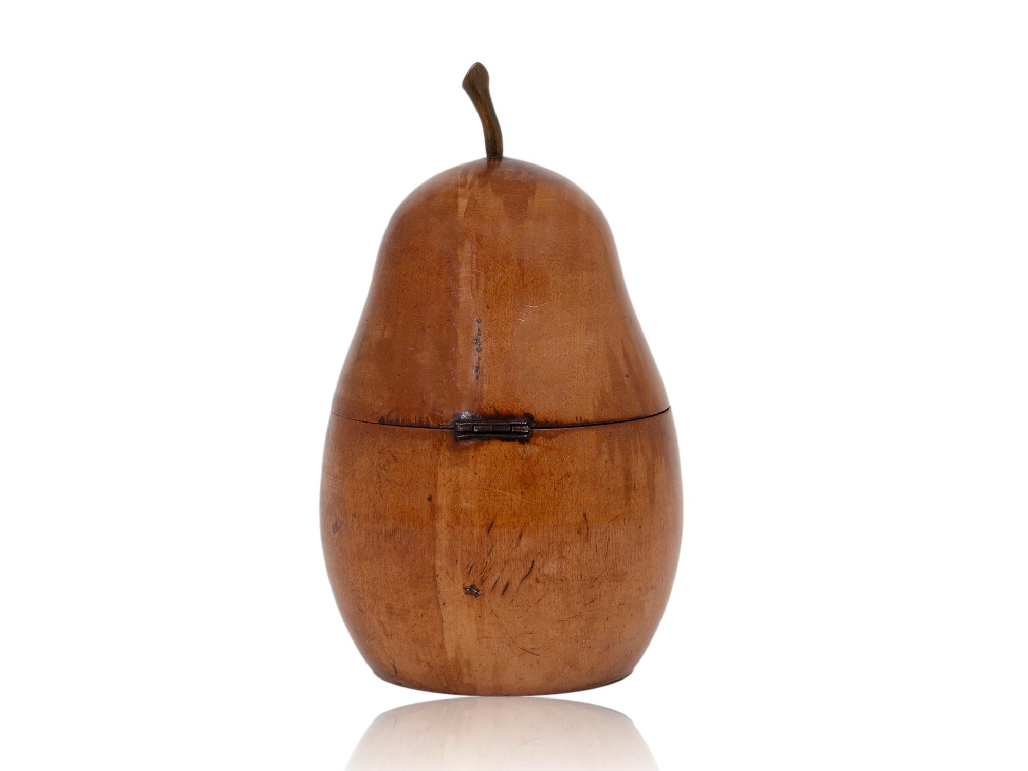 Inizio XIX secolo Antico porta tè Continental Novelty Pear Fruit in vendita