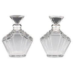 Par de decantadores de cristal Art Déco con montura de plata, de origen inglés