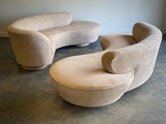 Pair of Vladimir Kagan Organic Freeform Cloud Sofas, Directional