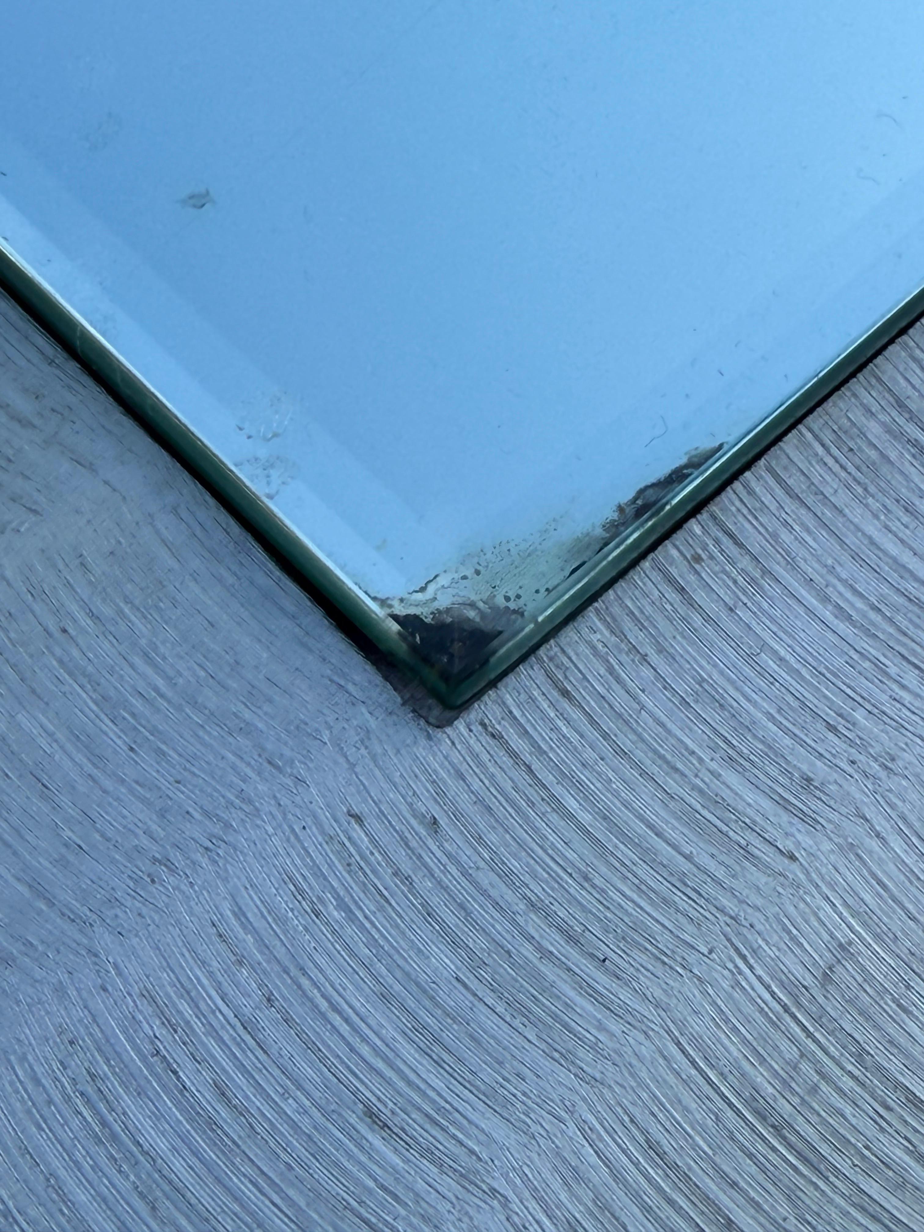 Uno specchio in alluminio acidato di Lorenzo Burchiellaro in vendita 4