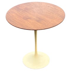 Retro Knoll Saarinen Side Table with Walnut Top