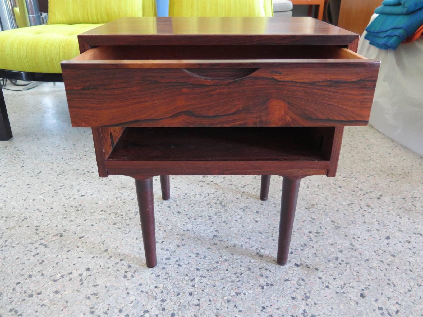 Arne Vodder Odense Sculpted Rosewood Danish Nightstand In Good Condition For Sale In St.Petersburg, FL