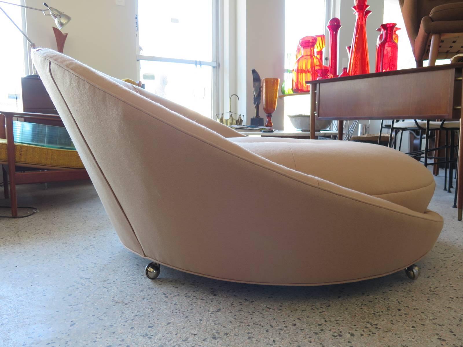 Modern Large Round Lounge Chair by Milo Baughman