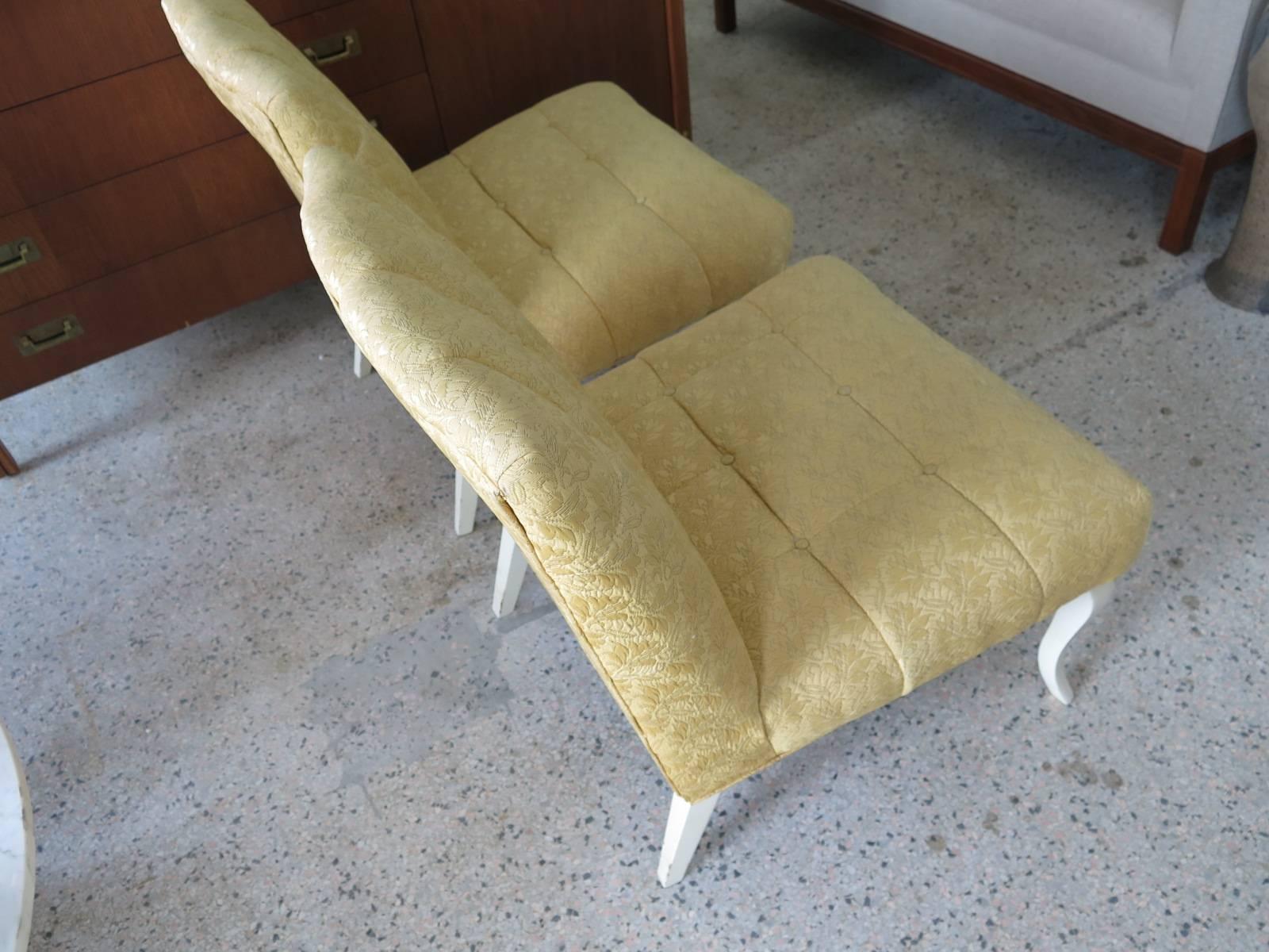 Pair of Classic Slipper Chairs by Kroehler In Good Condition For Sale In St.Petersburg, FL