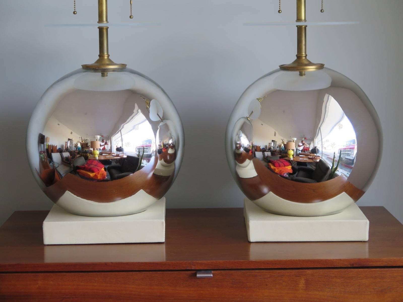 Art Deco Pair of Elegant Mercury Lamp Ball Lamps