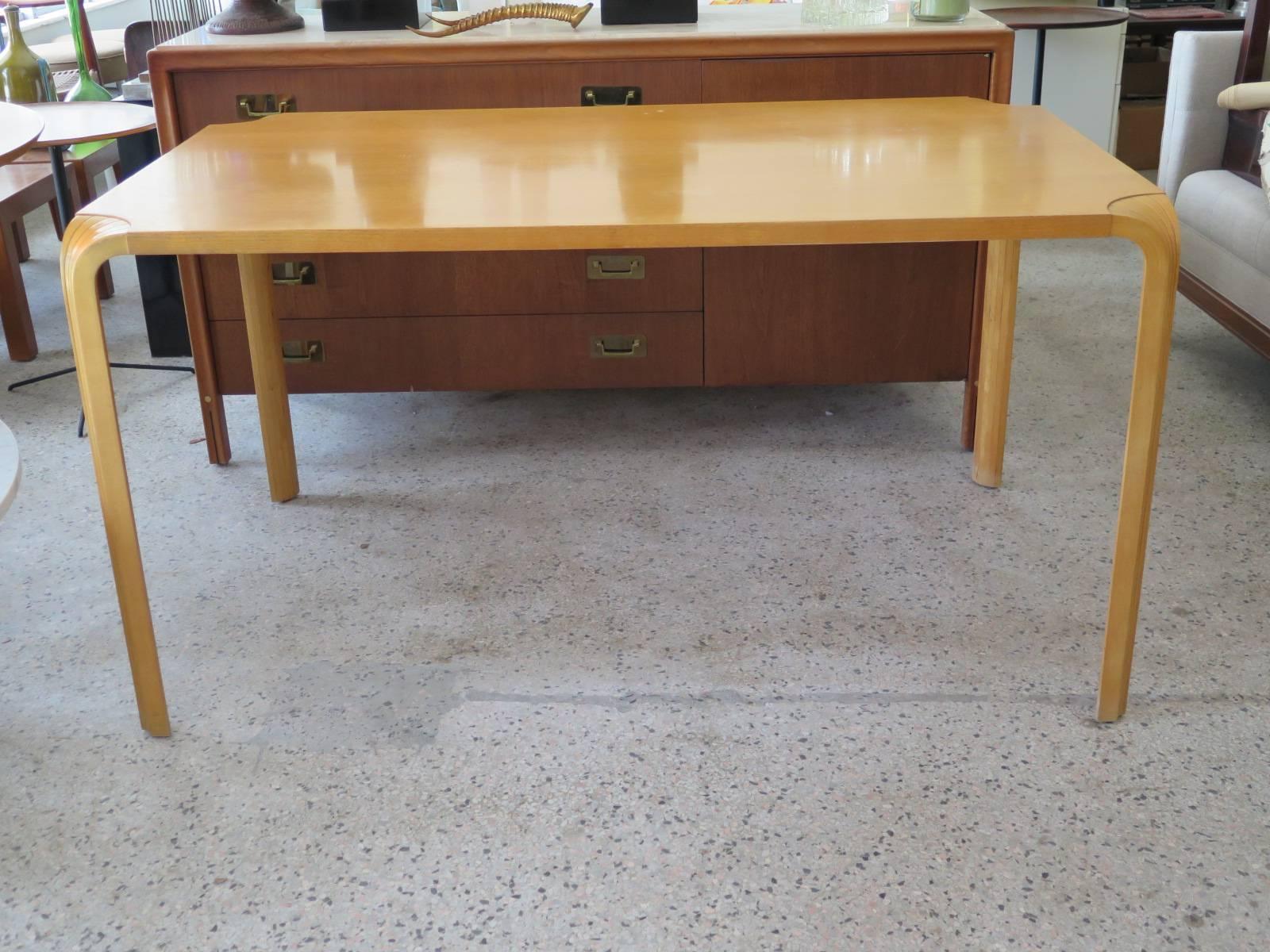 A fantastic Alvar Aalto fan leg dining table. Birchwood with nice patina and grain-very good condition.