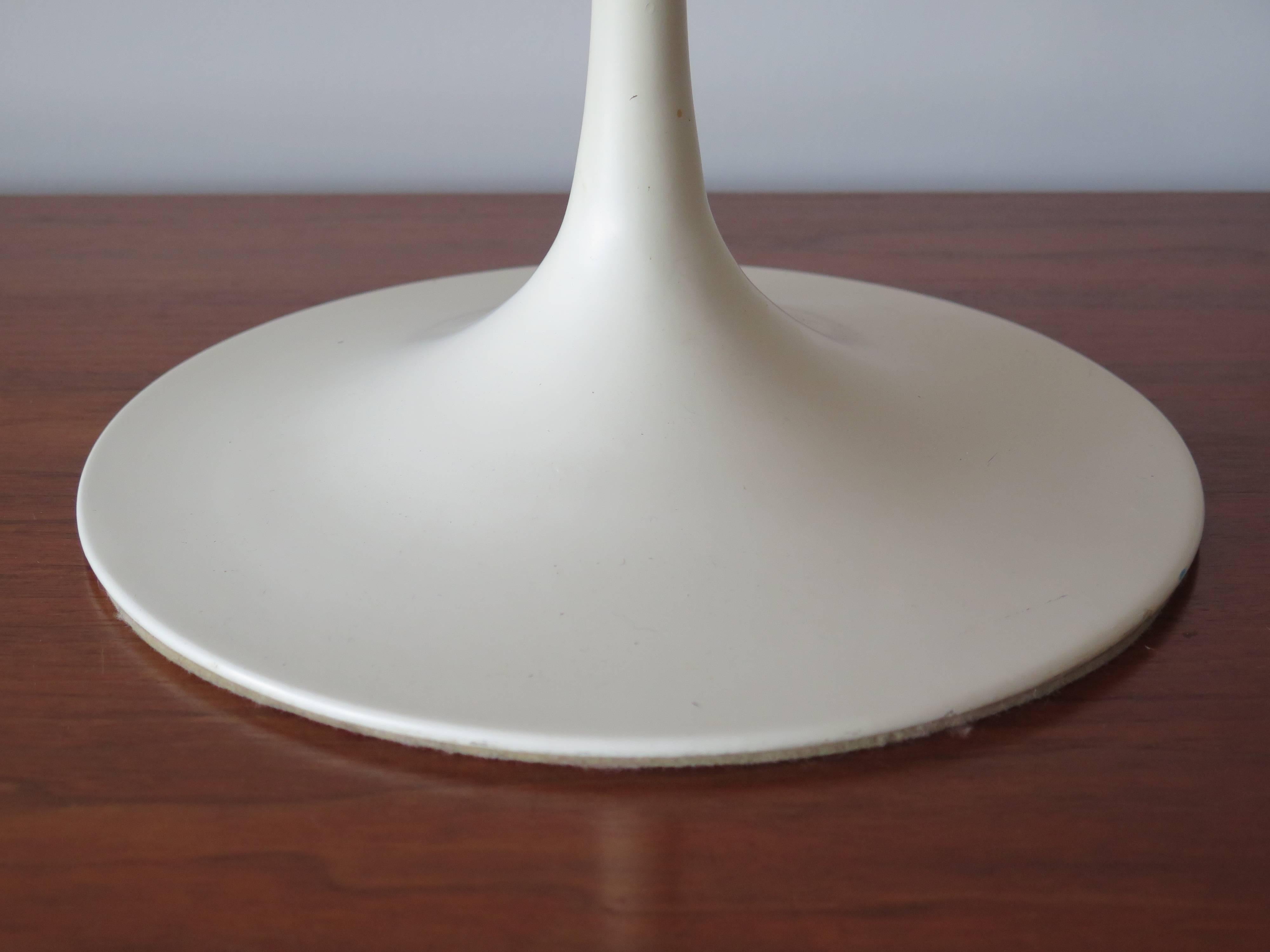 Classic Eero Saarinen for Knoll Vintage Side Table In Good Condition In St.Petersburg, FL