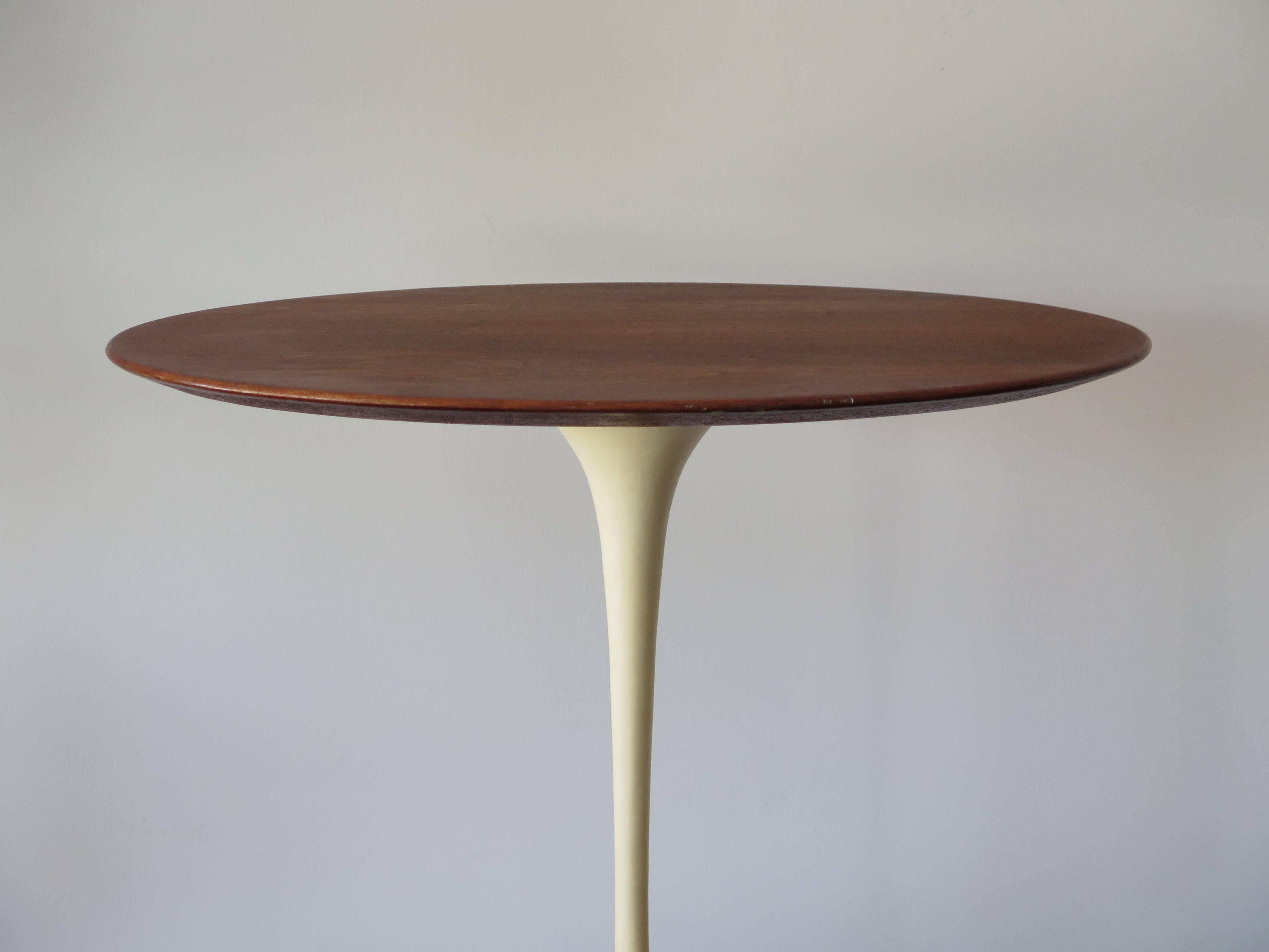 Mid-Century Modern Saarinen Knoll Elliptical Table Walnut