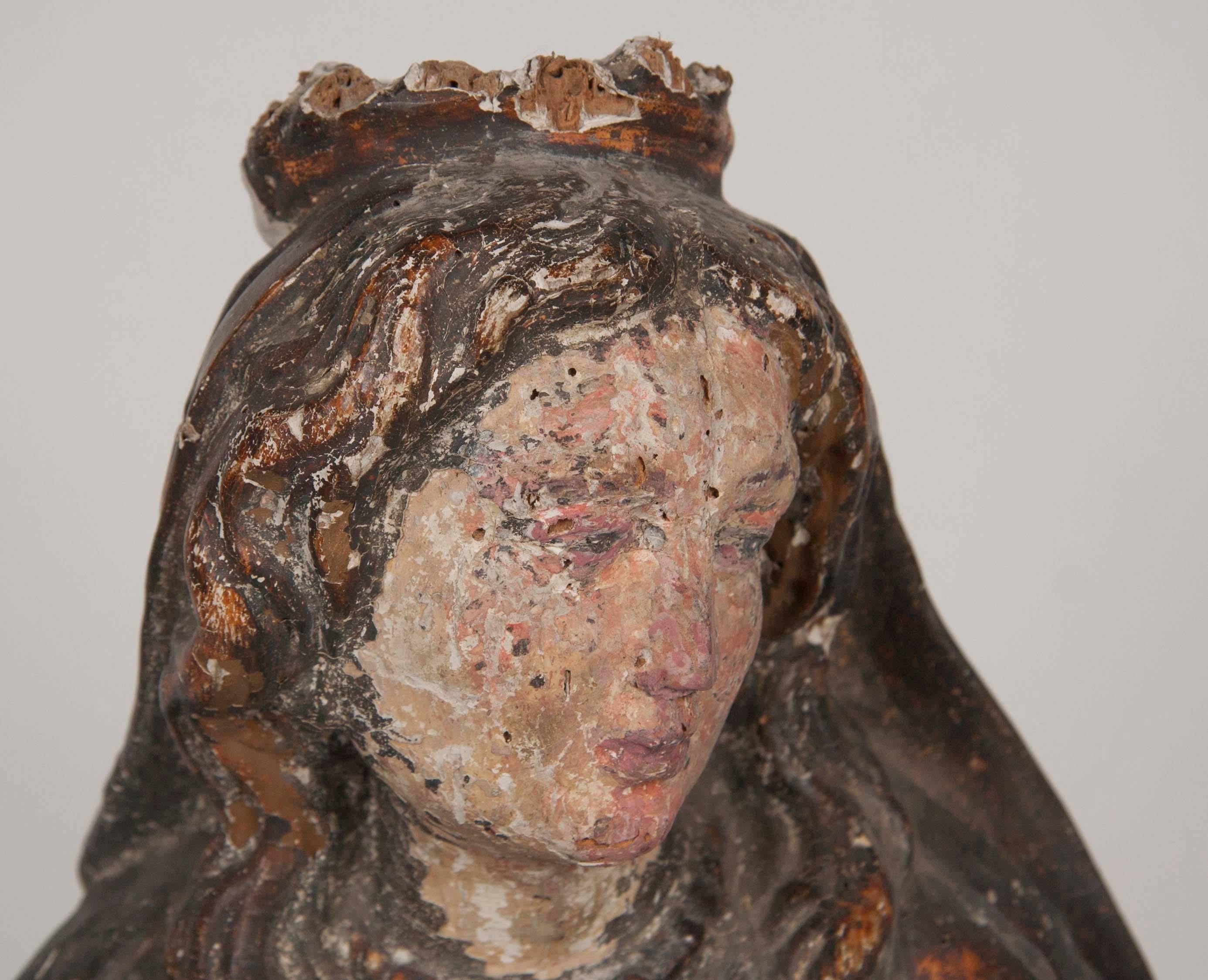 Italian Renaissance Carving of a Female Saint In Good Condition In Stamford, CT