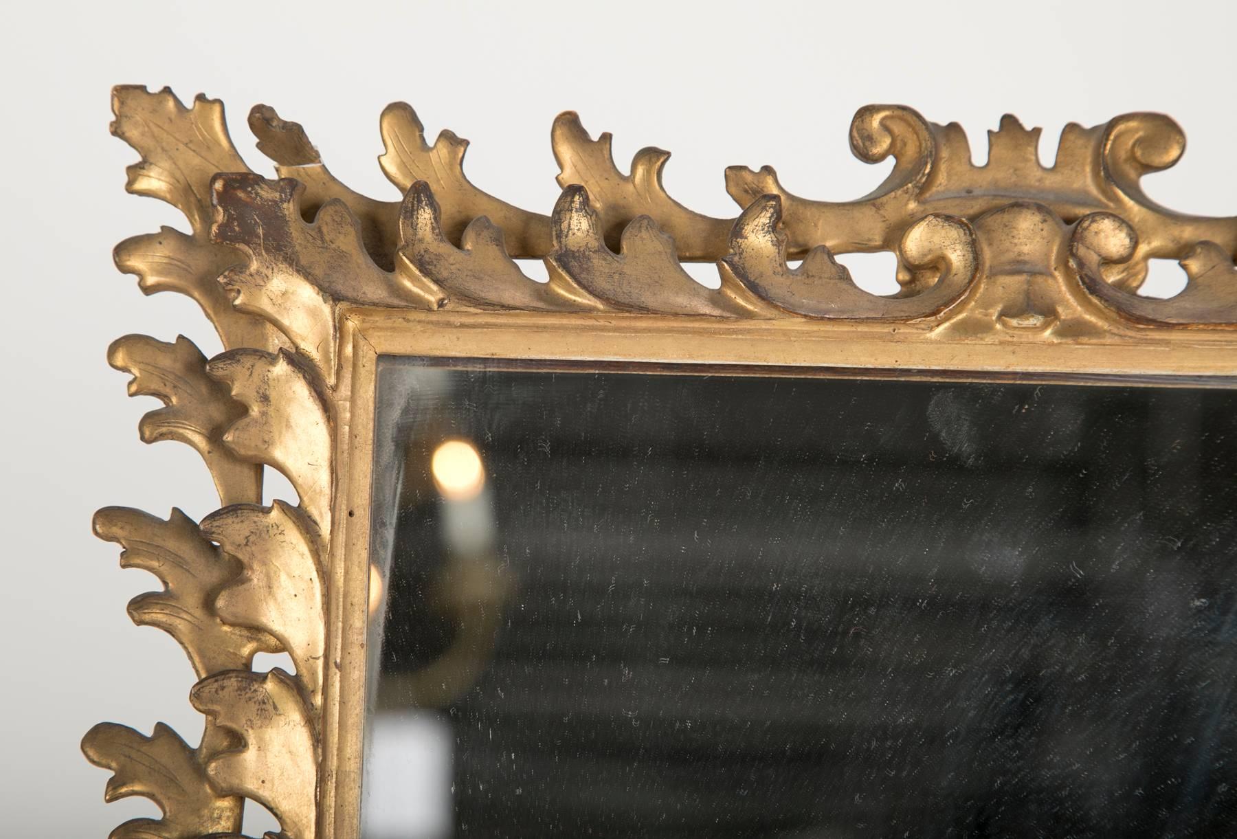 Hand-Carved Italian Rococo Giltwood Tabletop Vainty Mirror For Sale