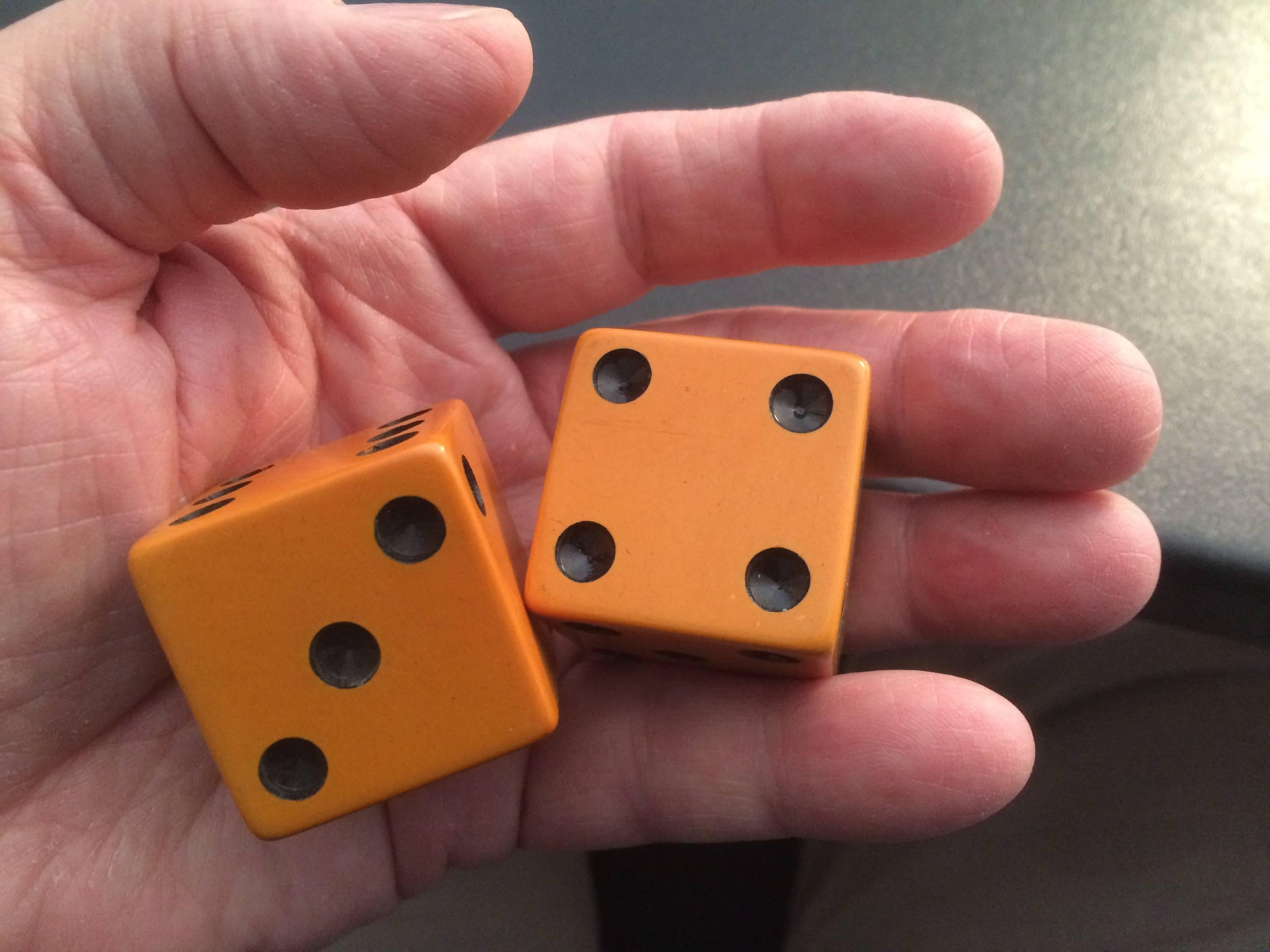 Early 20th Century Pair of Large Vintage Butterscotch Bakelite Dice