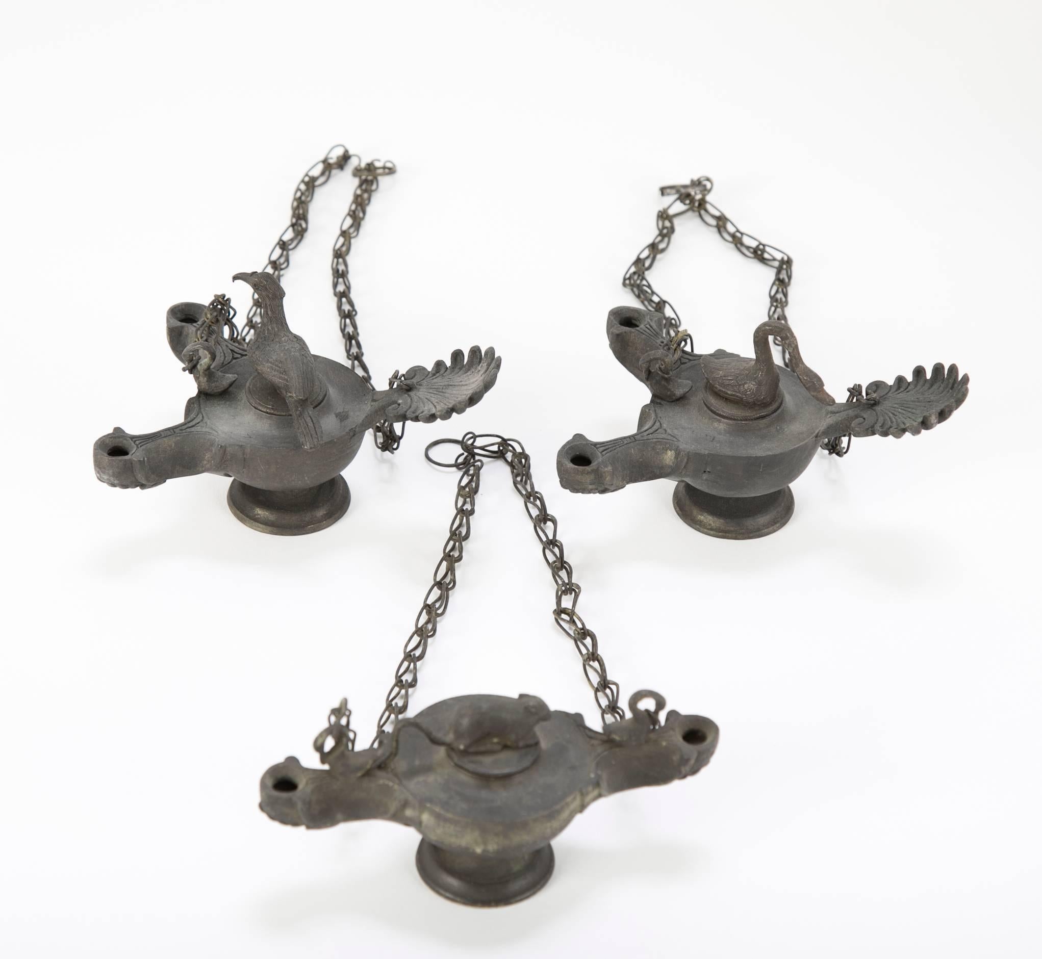 Pair of 19th Century Italian Grand Tour Bronze Oil Lamps on Marble Bases For Sale 2