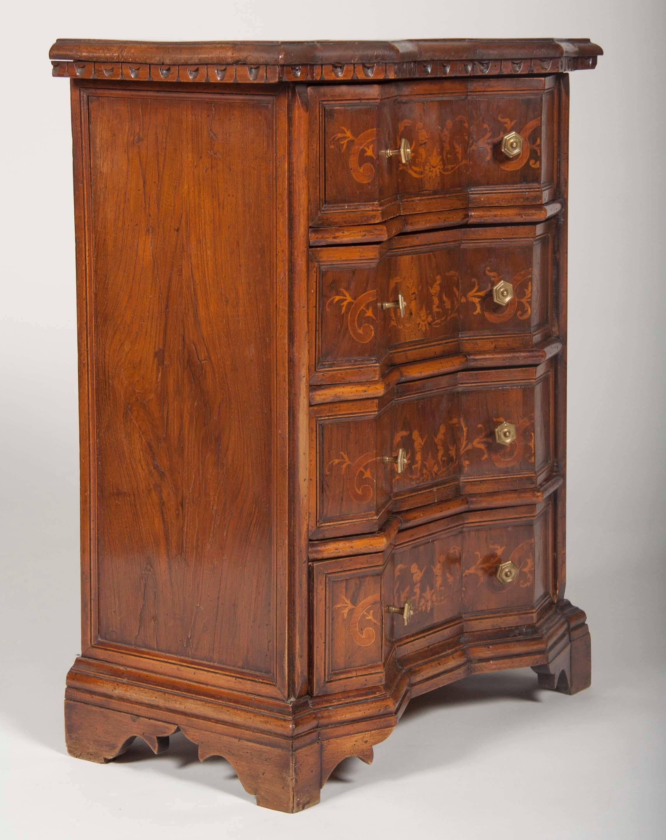 Italian Inlaid Walnut Small Chest of Drawers In Excellent Condition In Stamford, CT