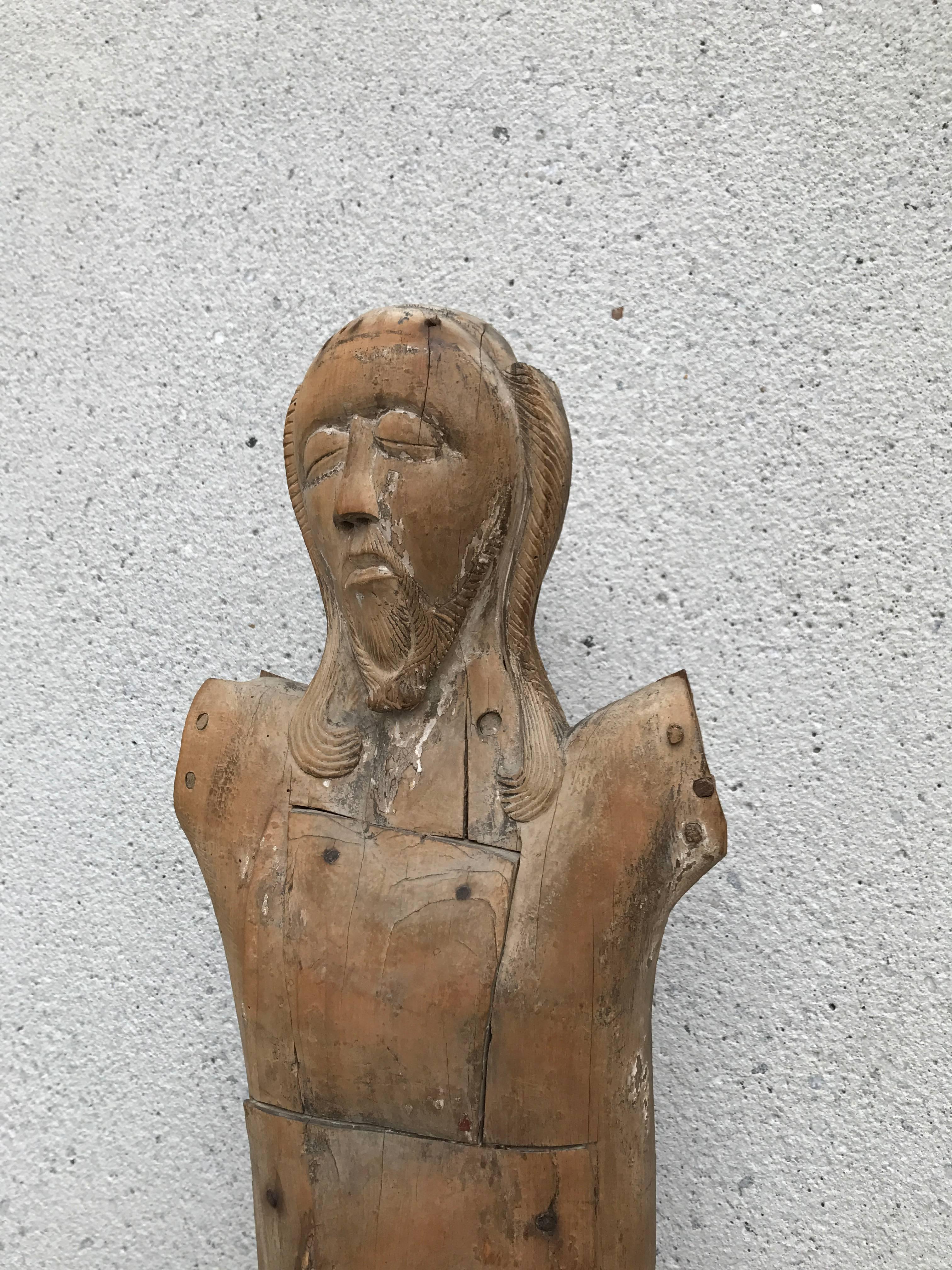 17th Century Spanish Baroque Chestnut Carving of Christ  In Good Condition For Sale In Stamford, CT